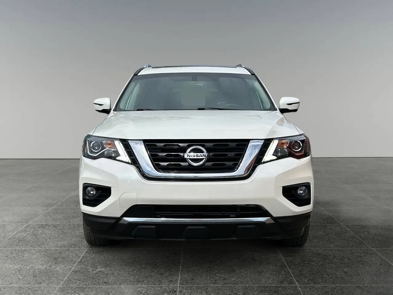 Nissan Pathfinder снимка Nissan Pathfinder
