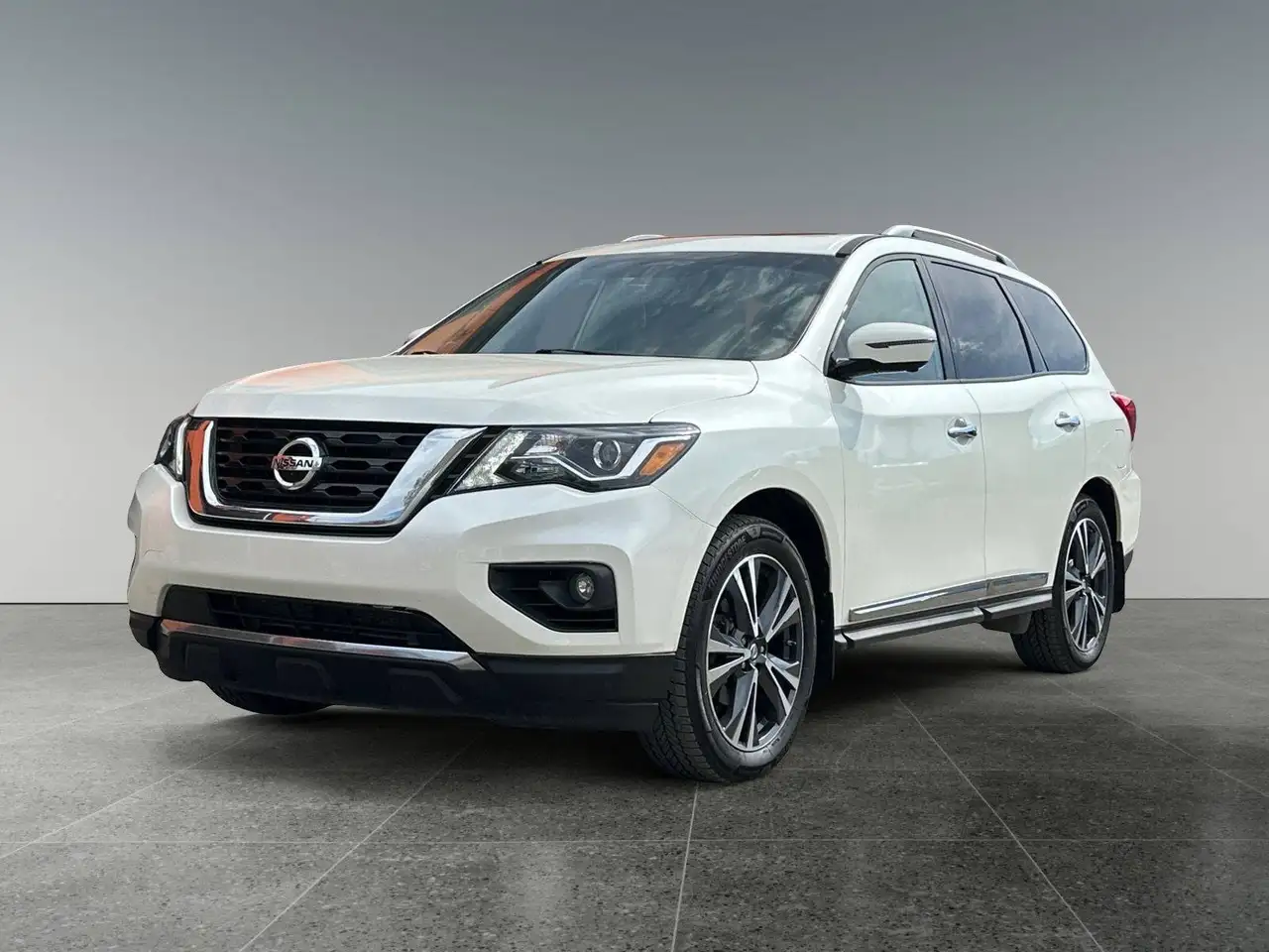 Nissan Pathfinder снимка Nissan Pathfinder