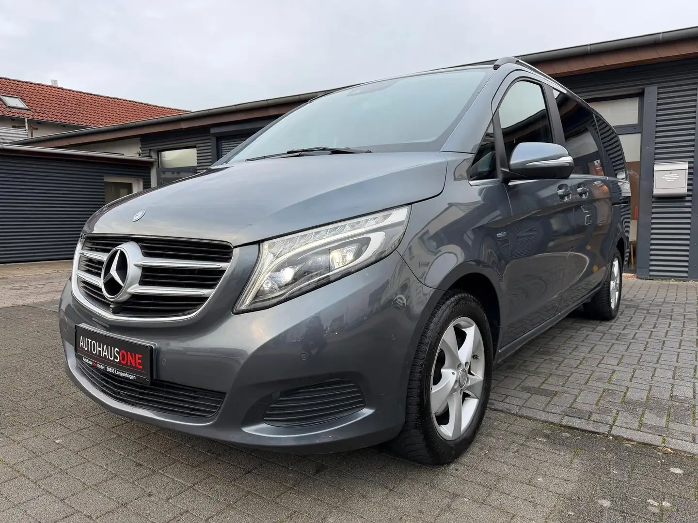 Mercedes-Benz V 250 d Avantgarde Lang STADHZG/360°CAM/1.HAND Grau - 1