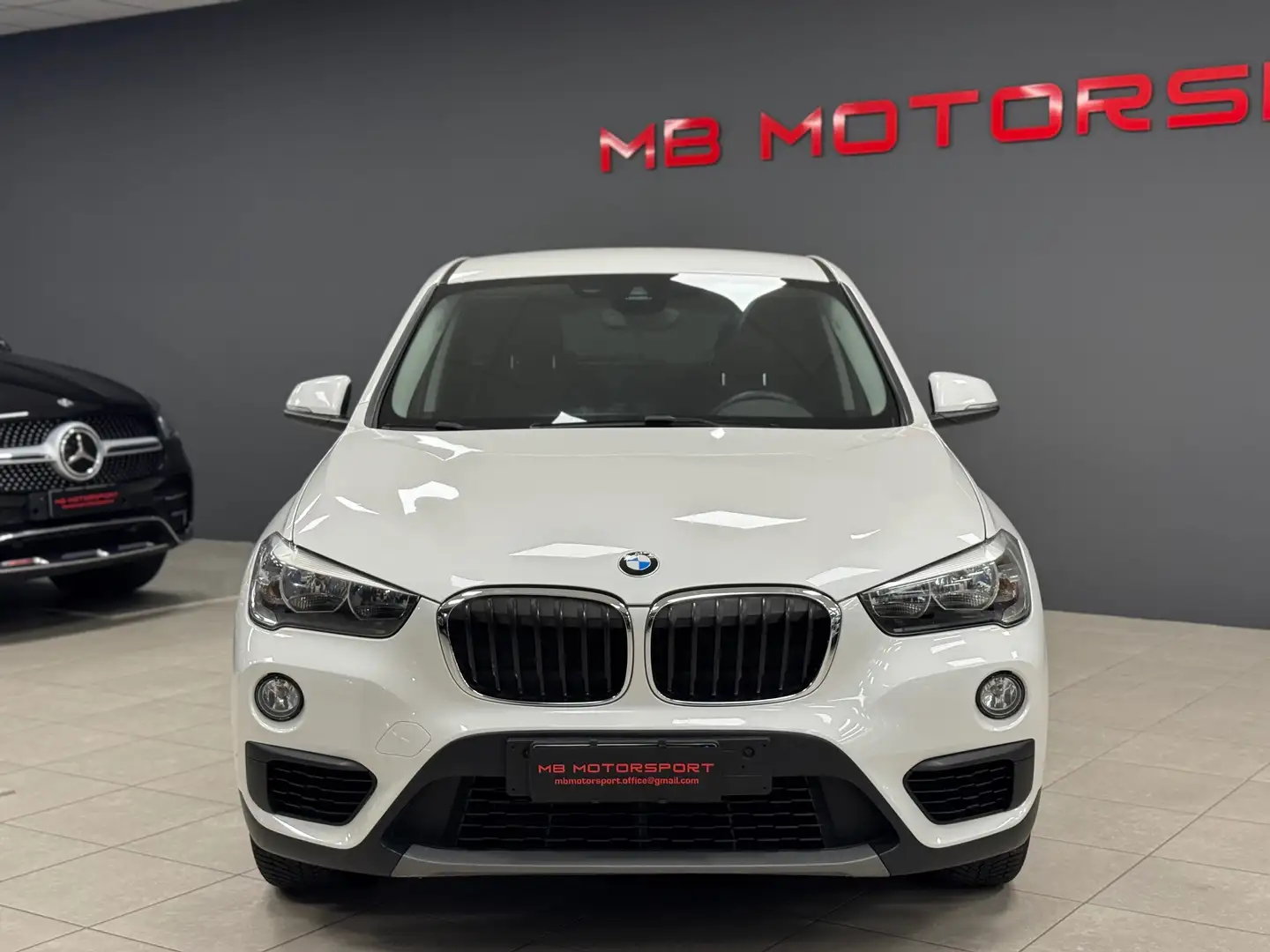 BMW X1 sdrive16d Sport Bianco - 2