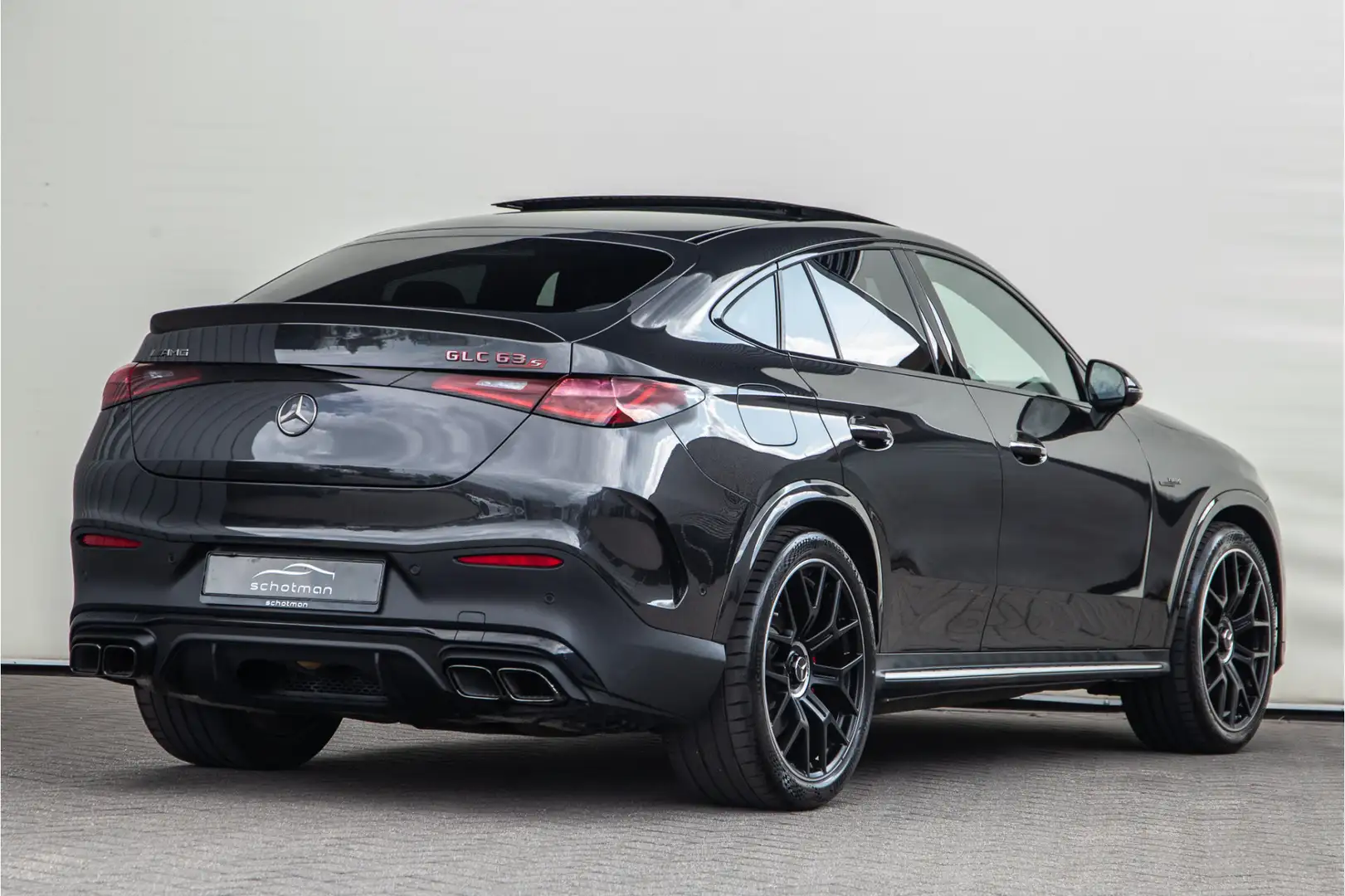 Mercedes-Benz GLC 63 AMG Coupé S E Performance Premium Plus, Pano, 4-Wielst Grijs - 2
