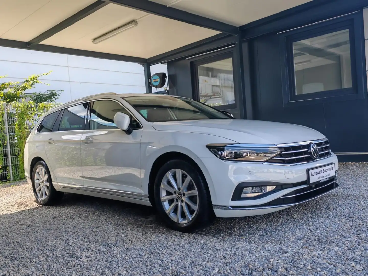 Volkswagen Passat 2.0 TDI DSG,ORIG.38TKM,LEDER,AHK,MATRIX Klima Biały - 2