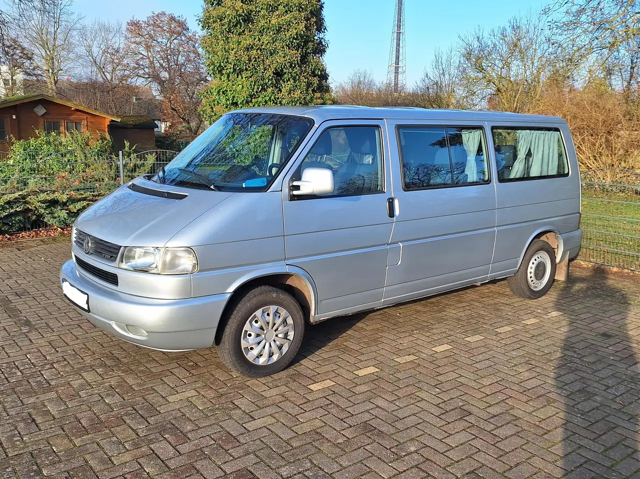 Volkswagen T4 2.5 TDI Caravelle LR Camper, TÜV neu (09/2028), Motor 390.000km, foto 1