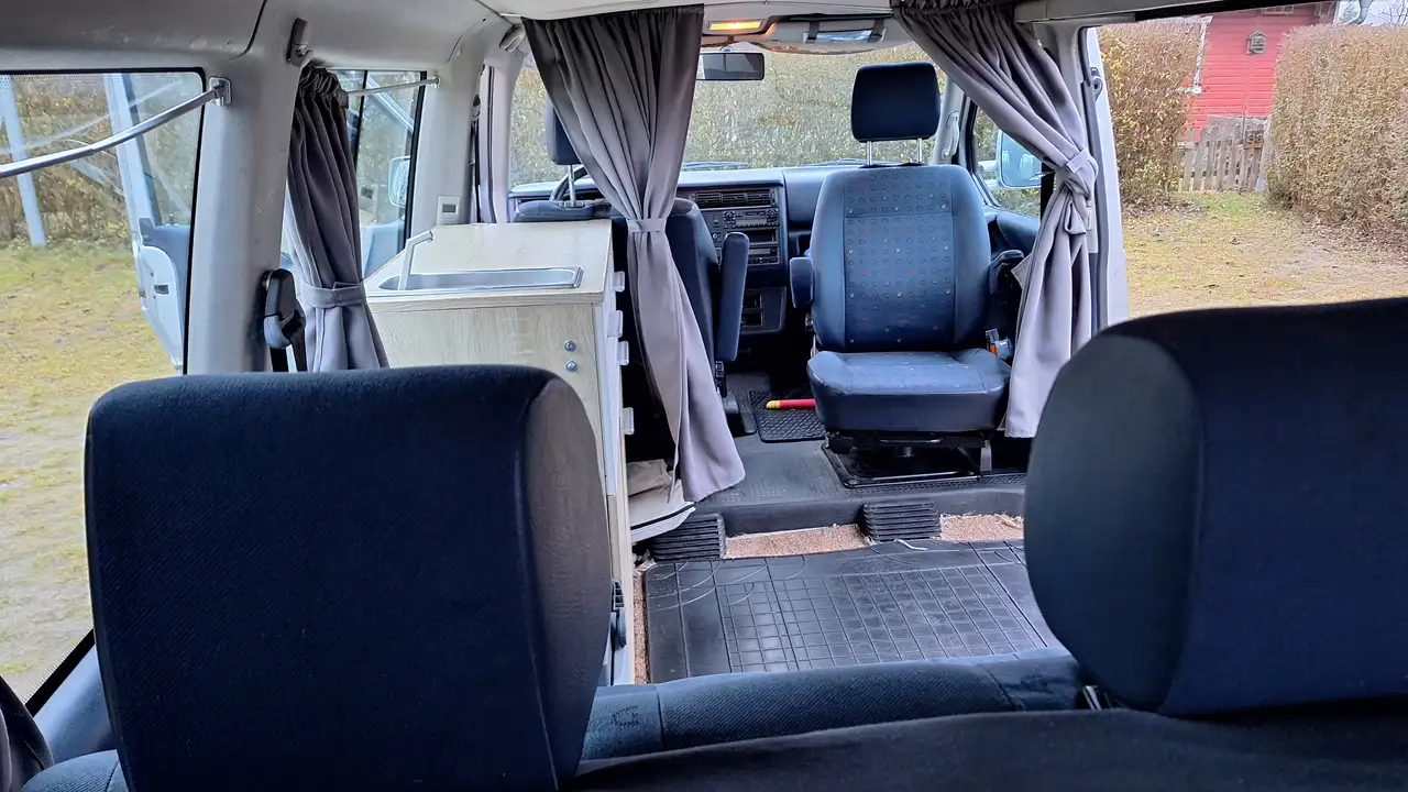 Volkswagen T4 2.5 TDI Caravelle LR Camper, TÜV neu (09/2028), Motor 390.000km, foto 12