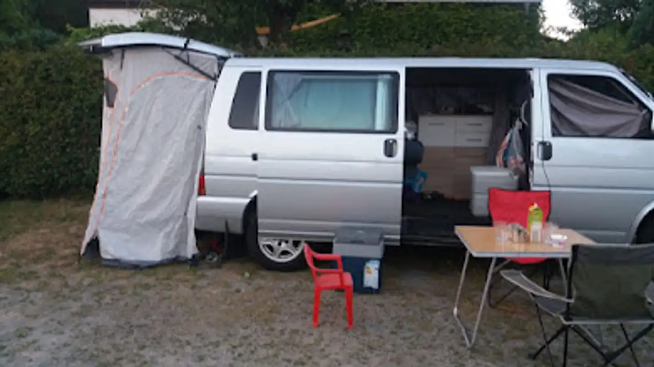 Volkswagen T4 2.5 TDI Caravelle LR Camper, TÜV neu (09/2028), Motor 390.000km, foto 8
