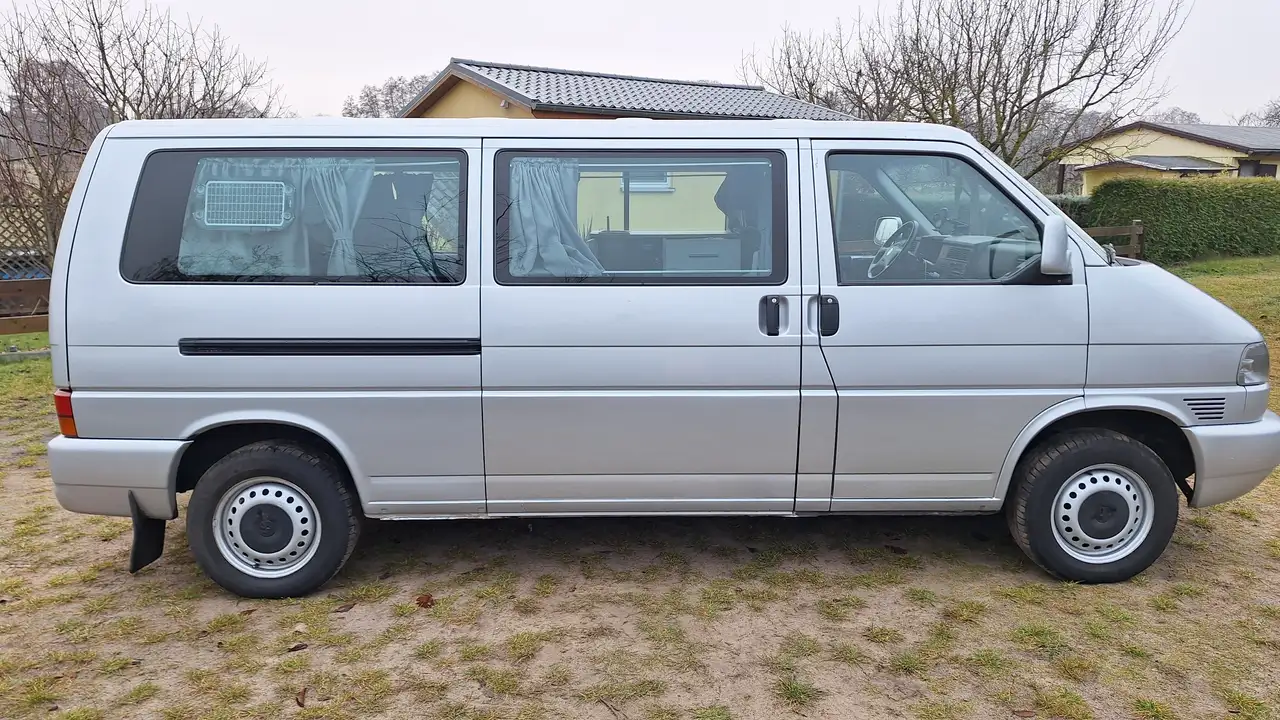 Volkswagen T4 2.5 TDI Caravelle LR Camper, TÜV neu (09/2028), Motor 390.000km, foto 10