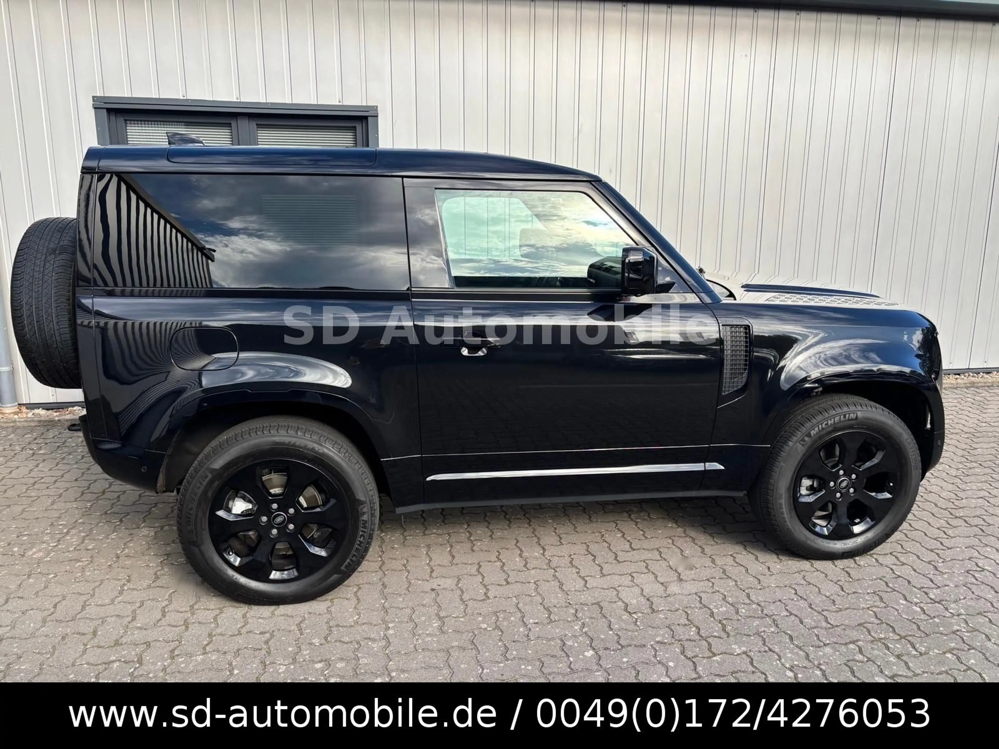 Land Rover Defender 90 X-Dynamic D250 3,0d SE BLACK-DESIGN — photo 9