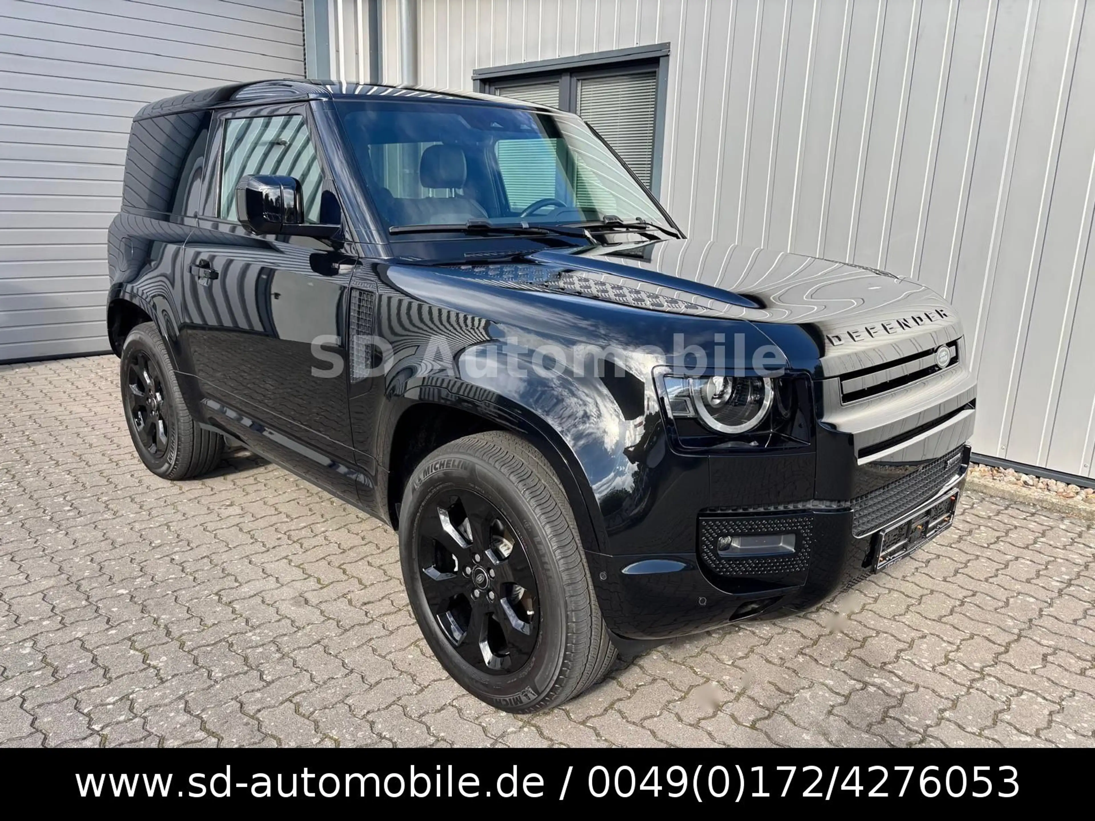Land Rover Defender 90 X-Dynamic D250 3,0d SE BLACK-DESIGN — photo 2