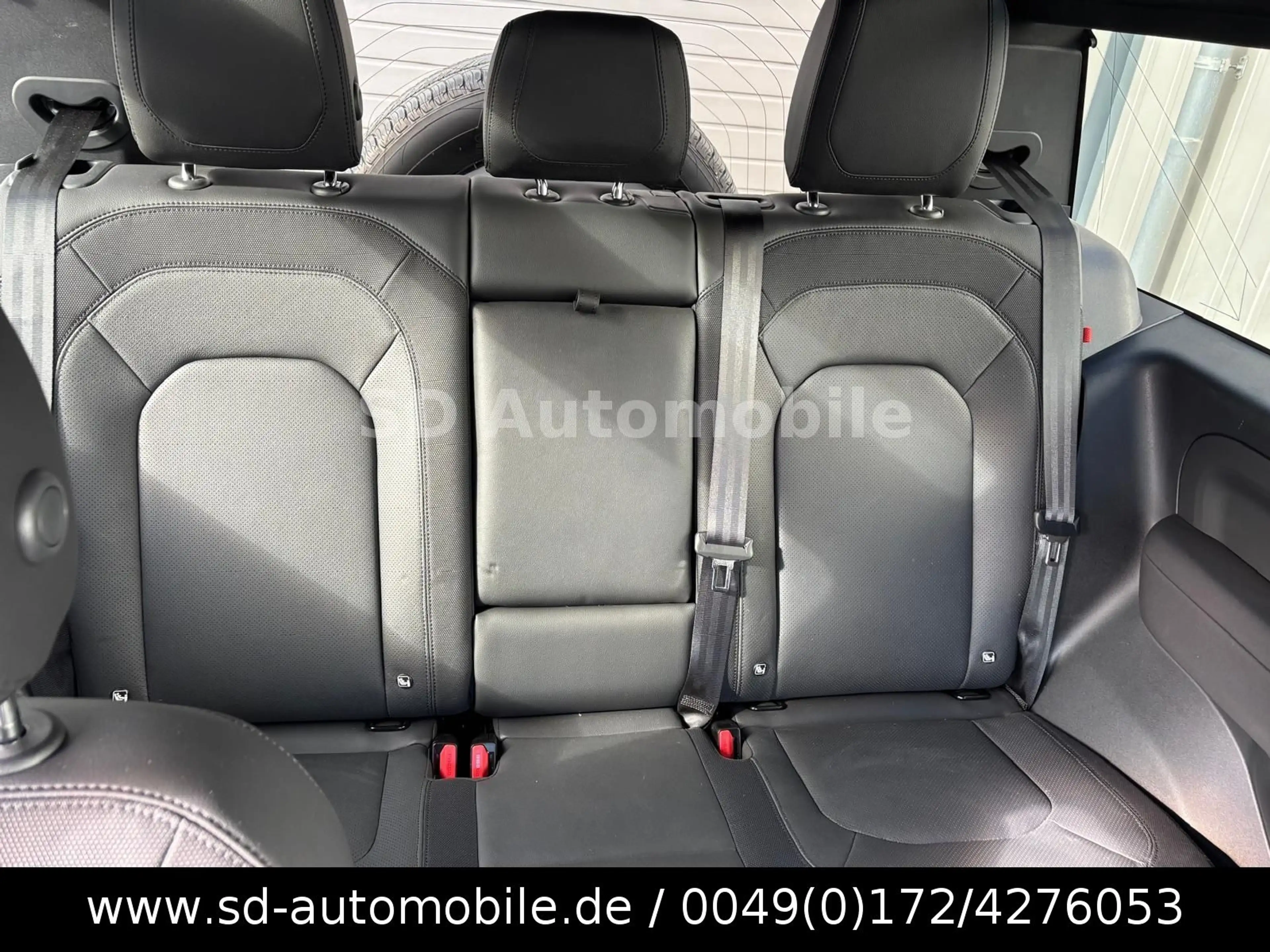 Land Rover Defender 90 X-Dynamic D250 3,0d SE BLACK-DESIGN — photo 18