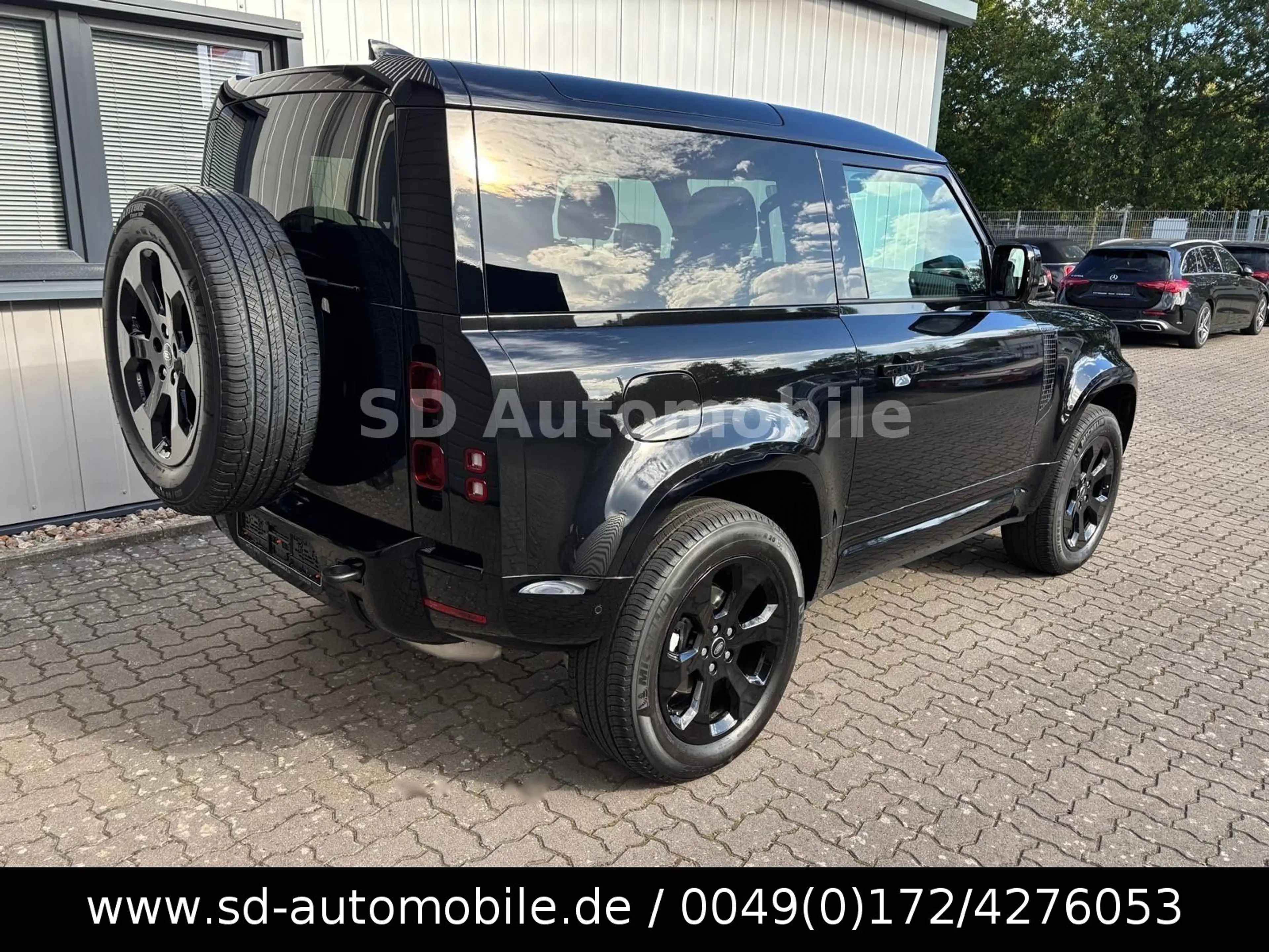 Land Rover Defender 90 X-Dynamic D250 3,0d SE BLACK-DESIGN — photo 10