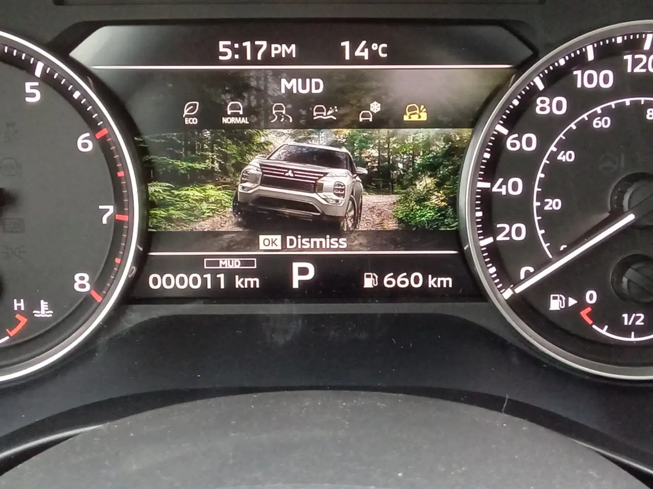 Mitsubishi Outlander снимка Mitsubishi Outlander