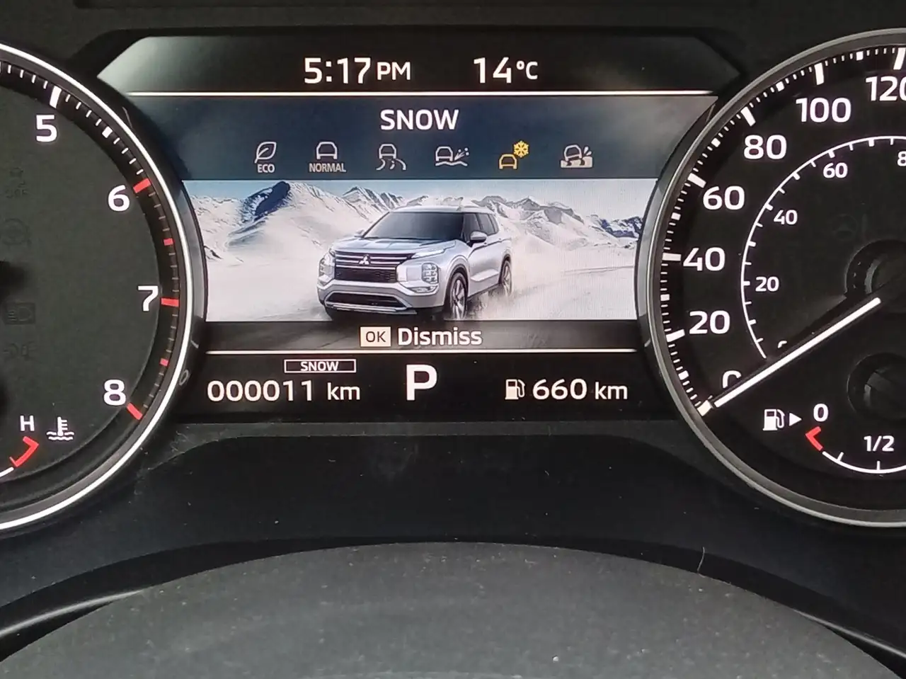 Mitsubishi Outlander снимка Mitsubishi Outlander