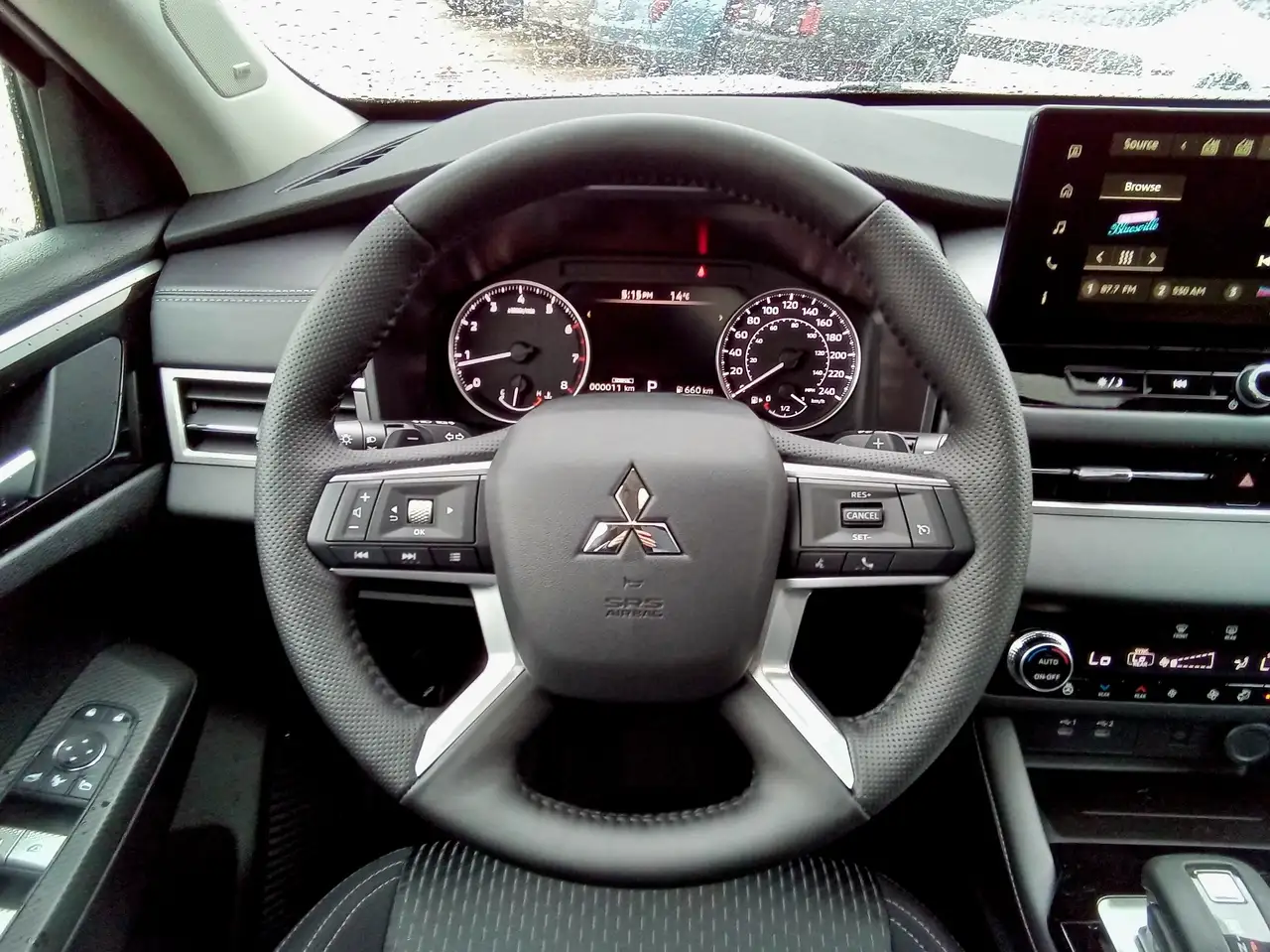 Mitsubishi Outlander снимка Mitsubishi Outlander