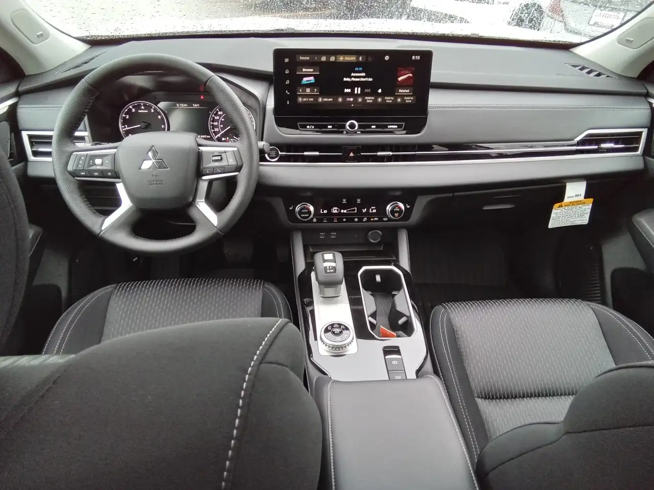 Mitsubishi Outlander снимка Mitsubishi Outlander