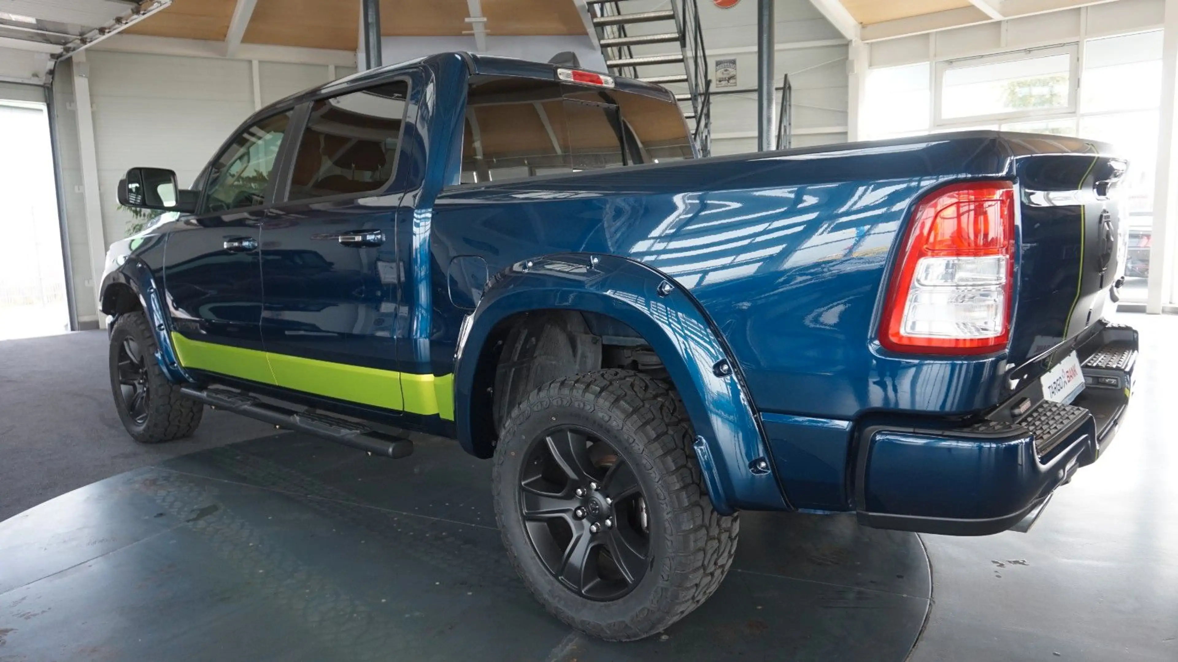 Dodge RAM 1500 V8 4x4 *Crew-Cab*Leder*hoch-breit*6Sitz — photo 6