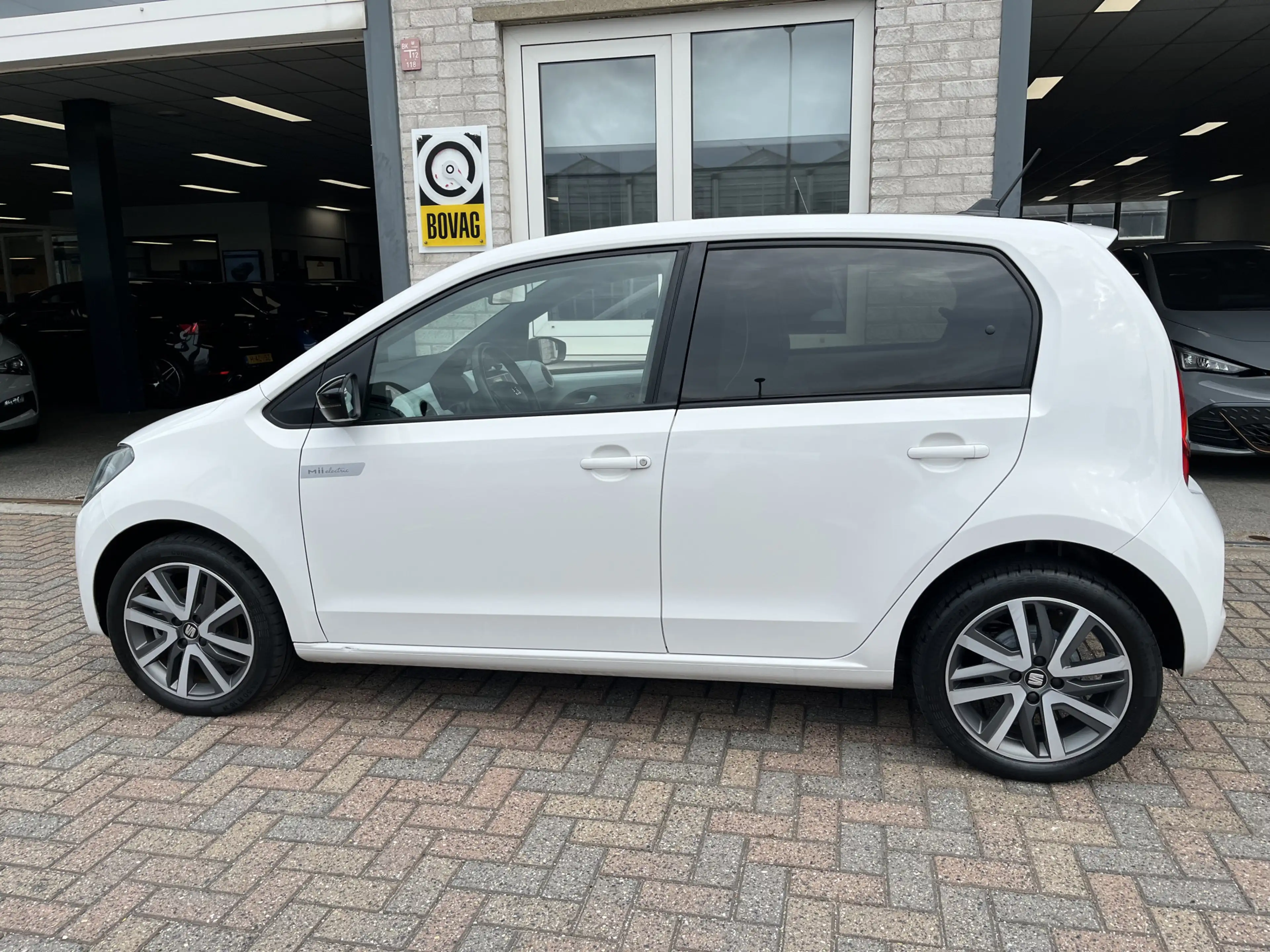 SEAT Mii Electric electric Plus / SOH 94%/ AUTOMAAT/ STOELV — photo 2