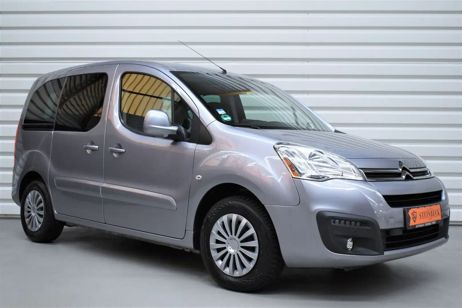 Citroen Berlingo Selection+Tempomat+Carplay+Kamera Grau - 1