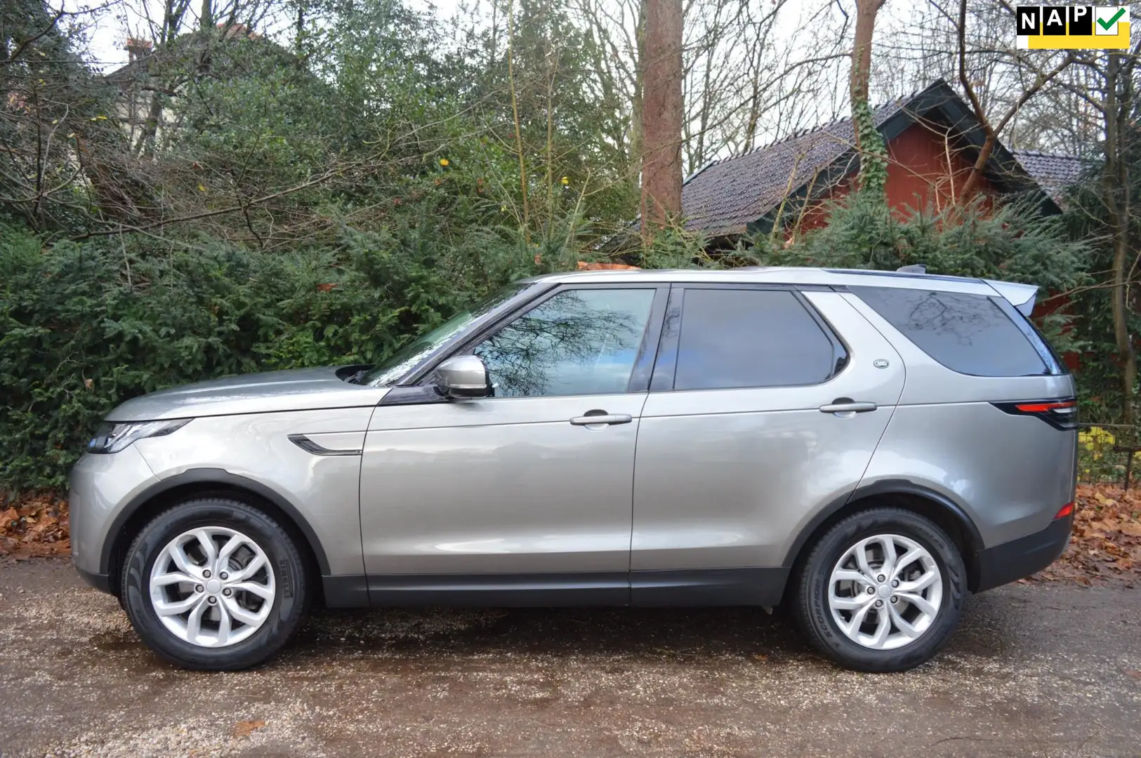 Land Rover Discovery 3.0 Td6 SE Org NL/NAP/Grijs kenteken Beige - 1