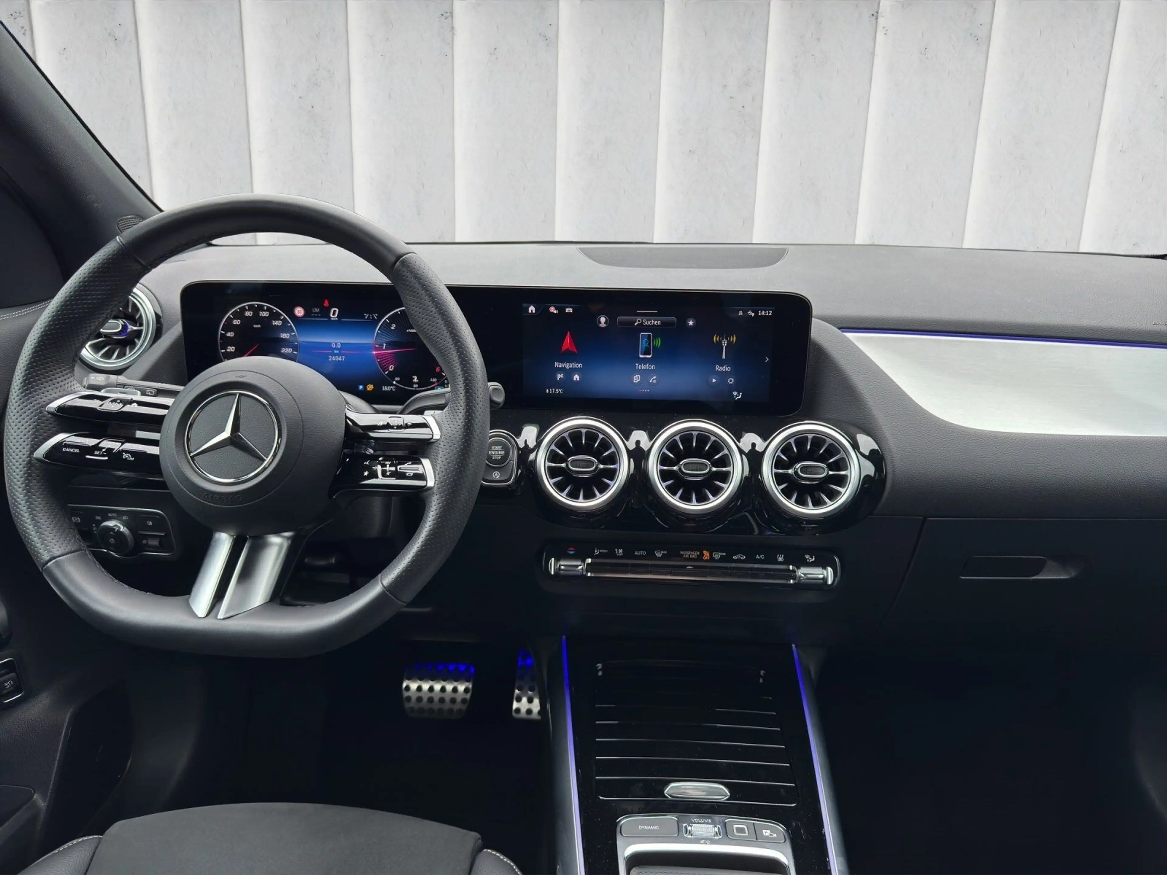 Mercedes-Benz GLA 220 d 4M AMG Night Pano 360° AHK Sthz Totw. — photo 14
