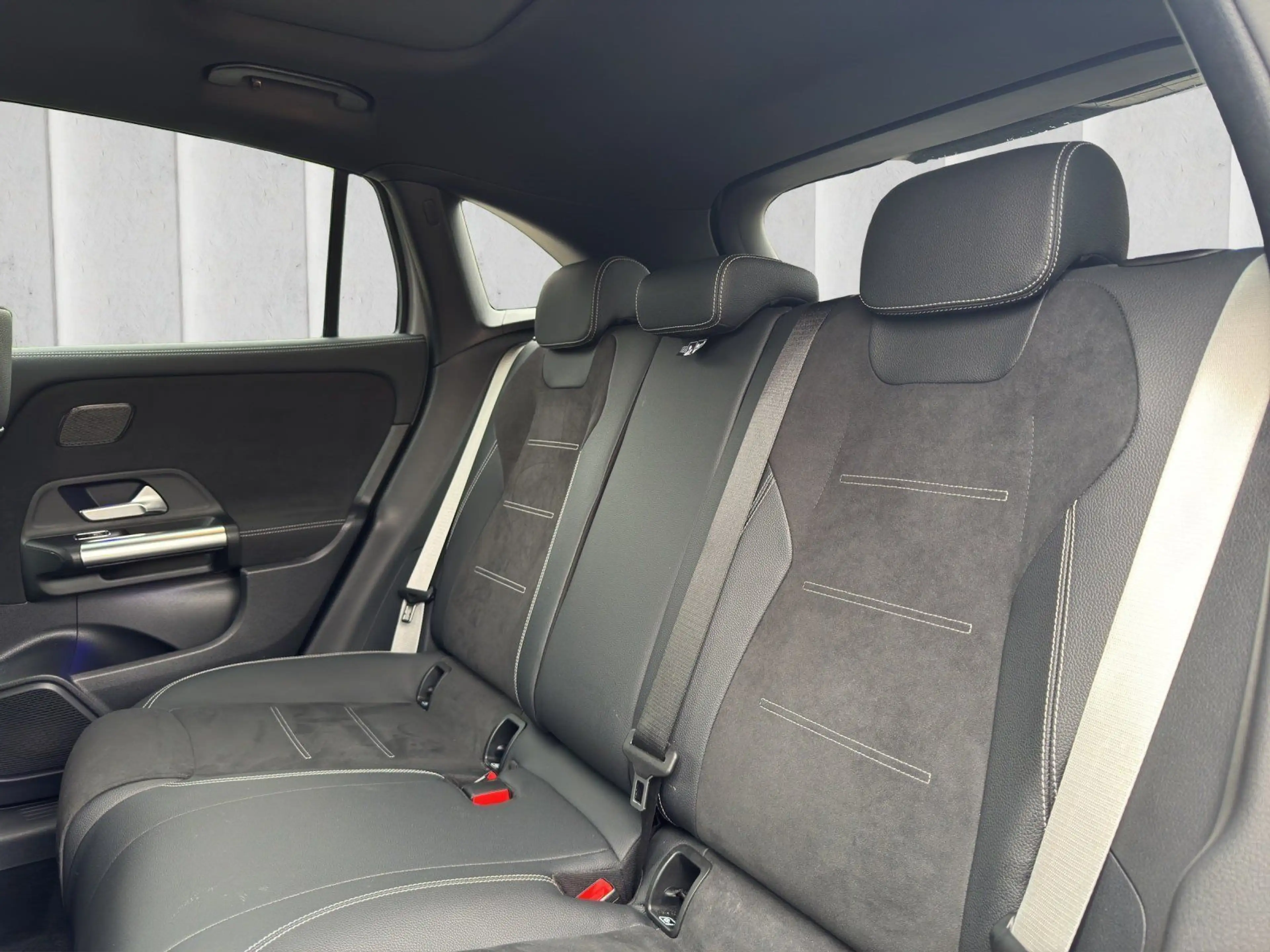 Mercedes-Benz GLA 220 d 4M AMG Night Pano 360° AHK Sthz Totw. — photo 13