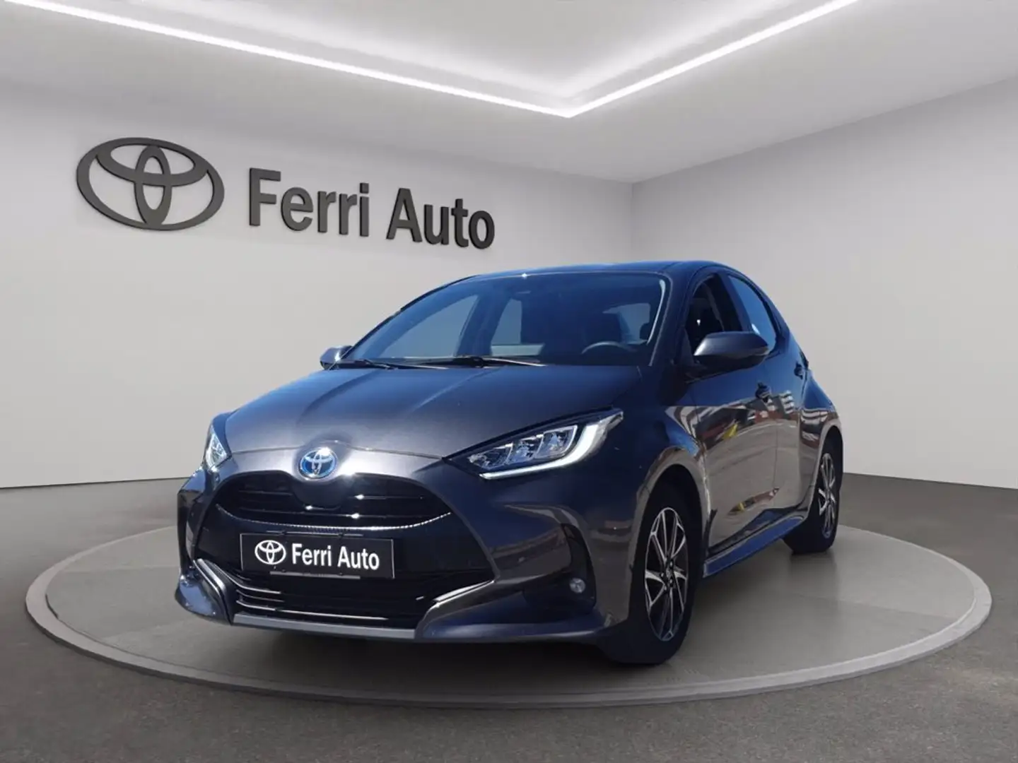 Toyota Yaris 1.5h trend Gris - 1