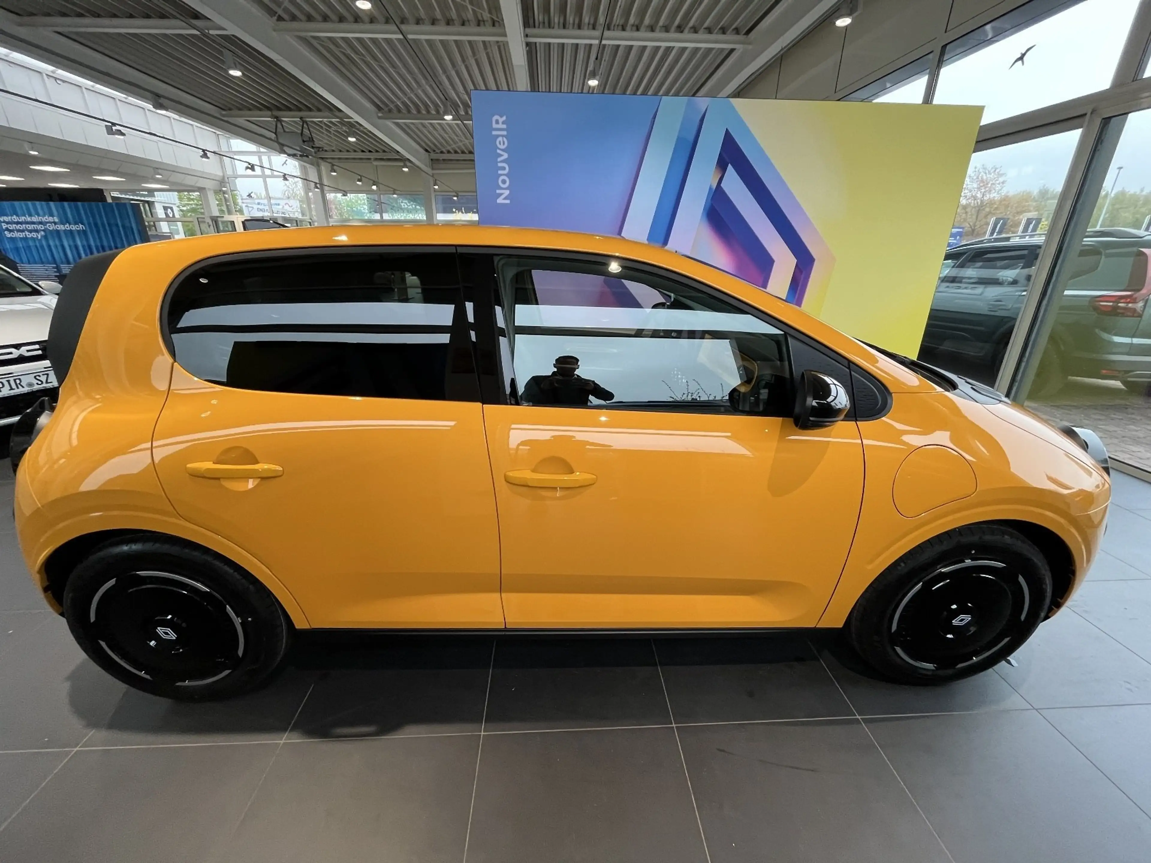 Renault Twingo E-TECH elektrisch Techno 80hp Urban Range — photo 4