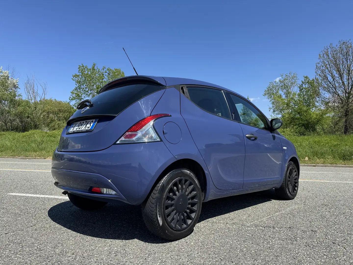 Lancia Ypsilon 1.2 Silver ecochic Gpl 69cv UNICO PROPRIETARIO Paars - 2