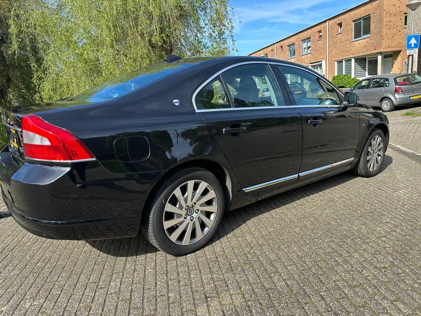 Volvo S80 T4 Aut. Momentum Schwarz - 2