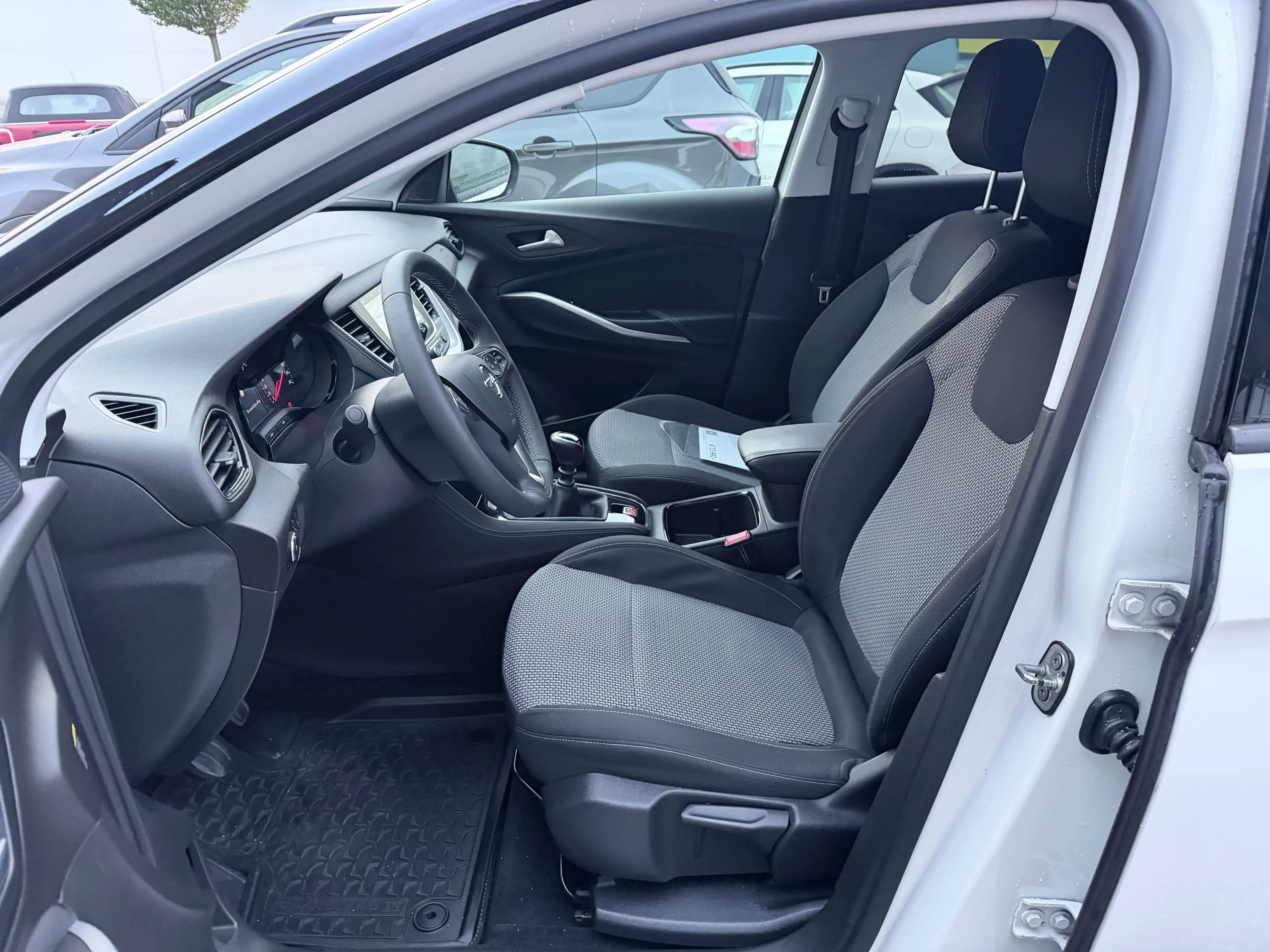 Opel Grandland X Blue Injection 120 — photo 9