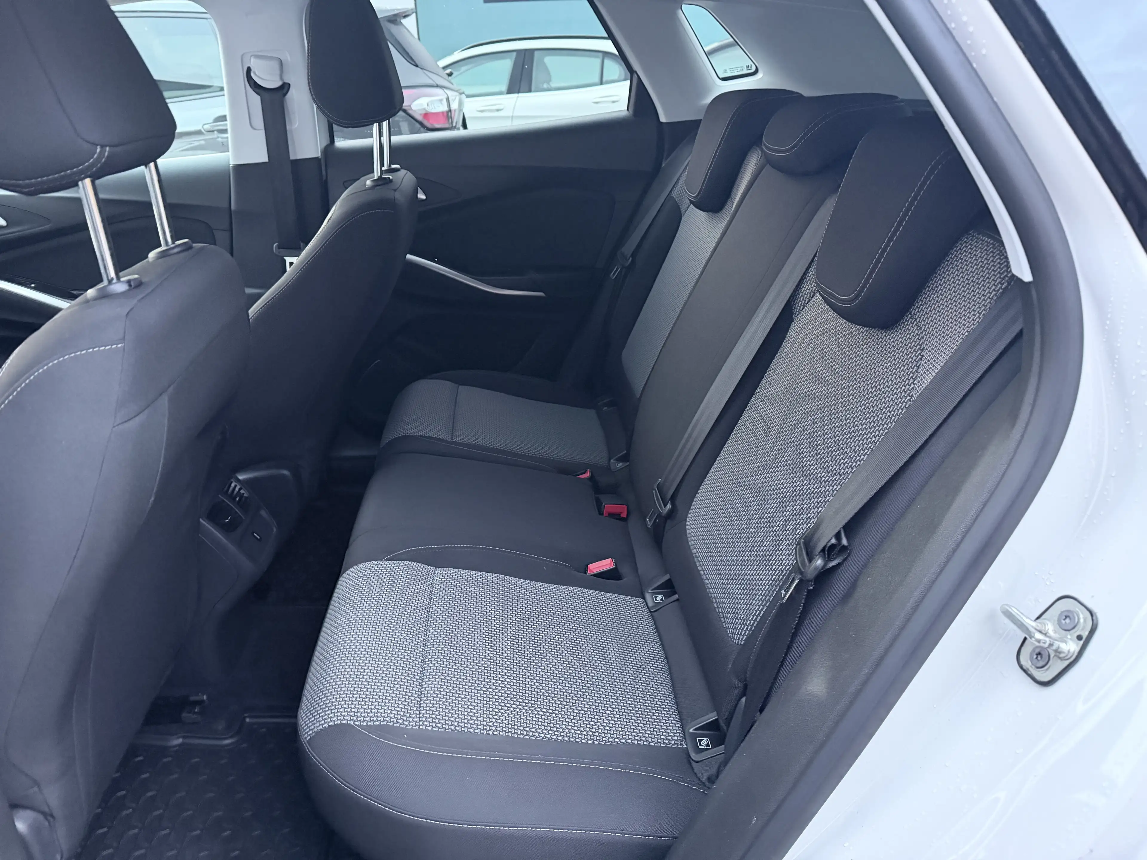 Opel Grandland X Blue Injection 120 — photo 10