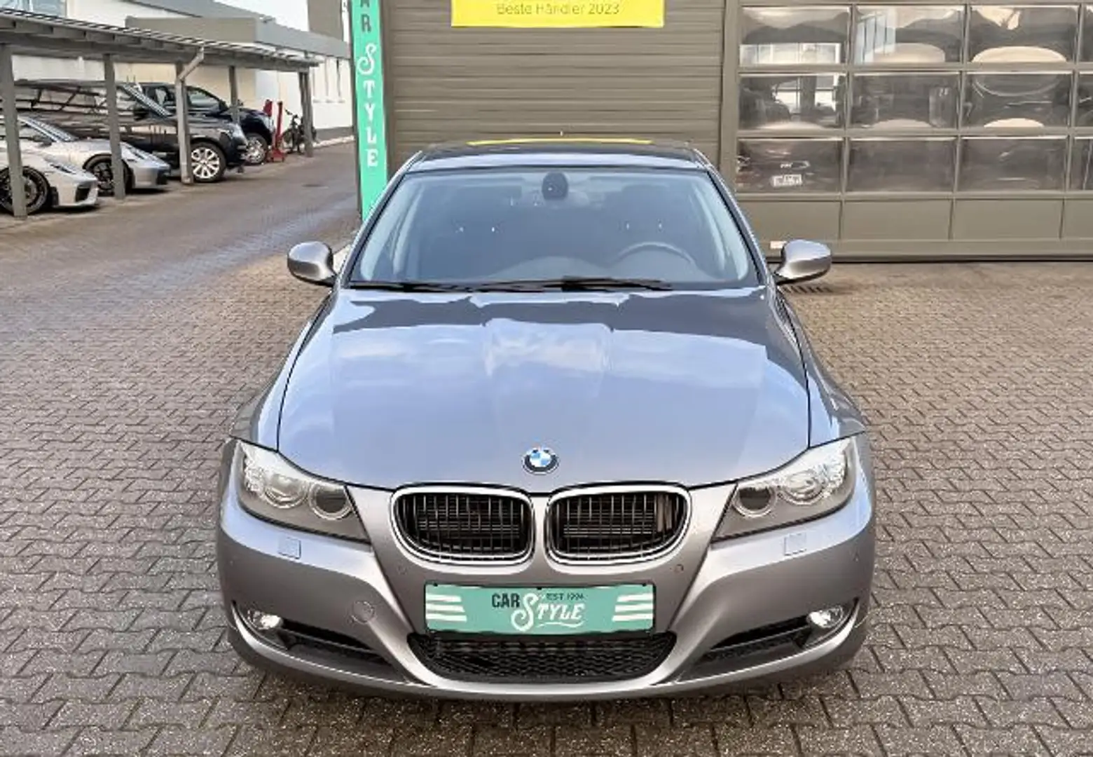 BMW 320 d E90 NAVI SHZ PDC KLIMA Grau - 2