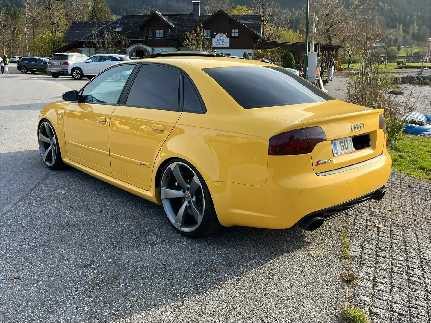 Audi RS4 RS4 4,2 V8 quattro Gelb - 1