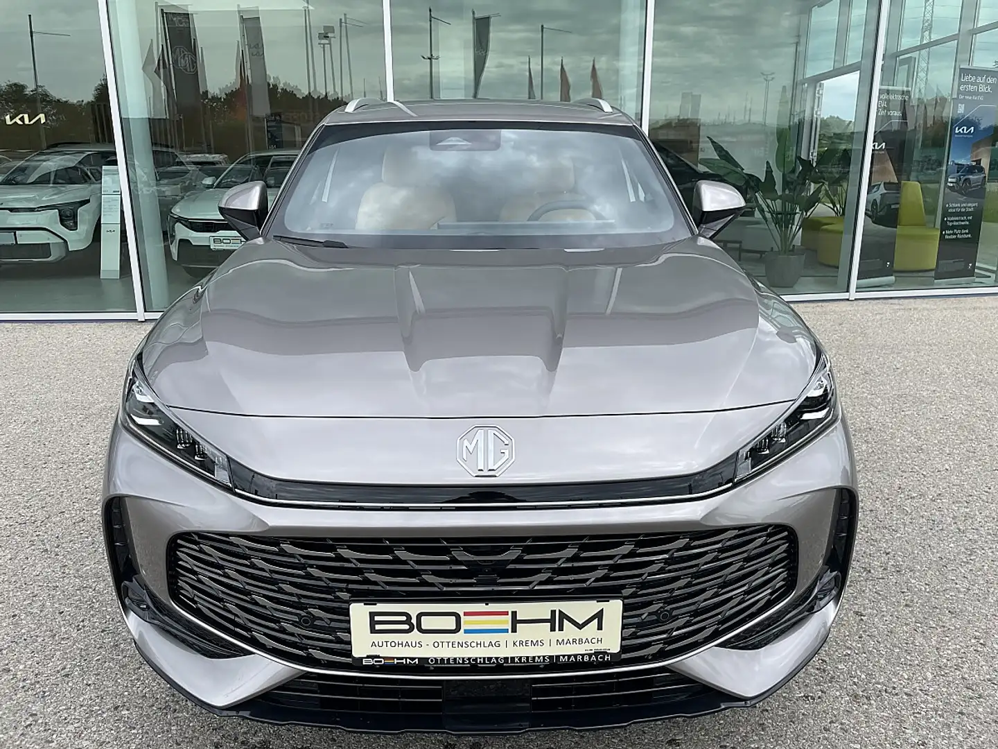 MG HS PHEV+ Luxury 21,4kWh Aut. Silber - 2