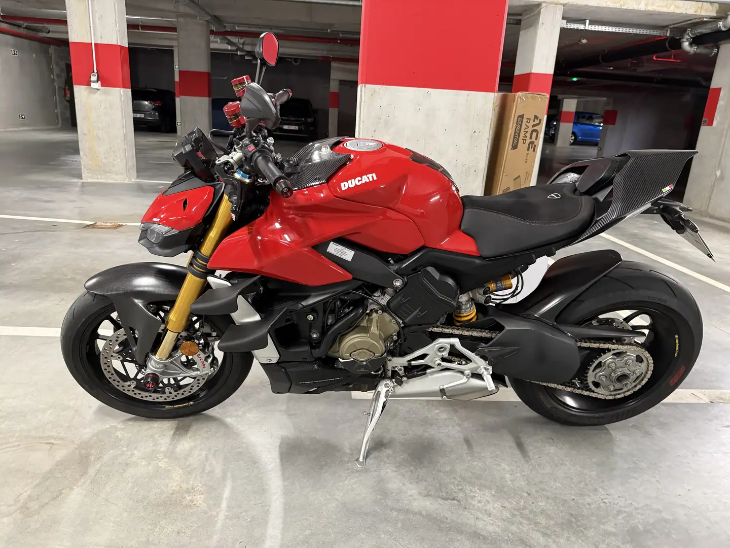 Ducati Streetfighter v4s Rood - 1