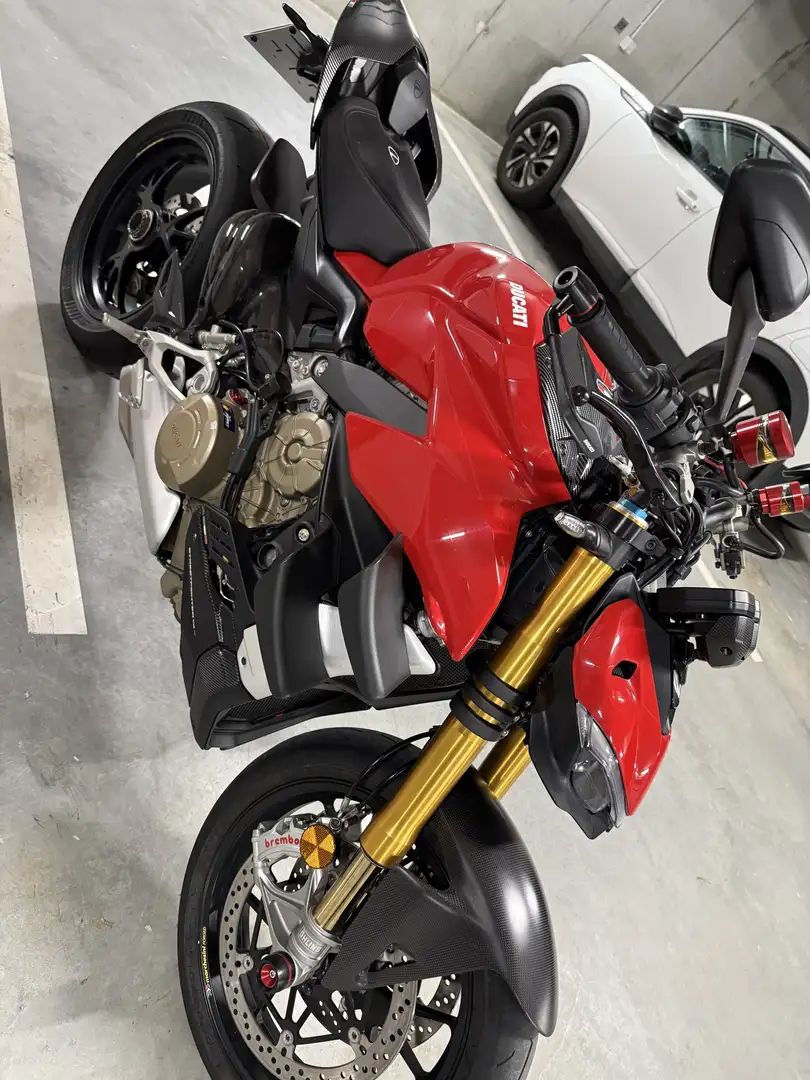 Ducati Streetfighter v4s Rood - 2