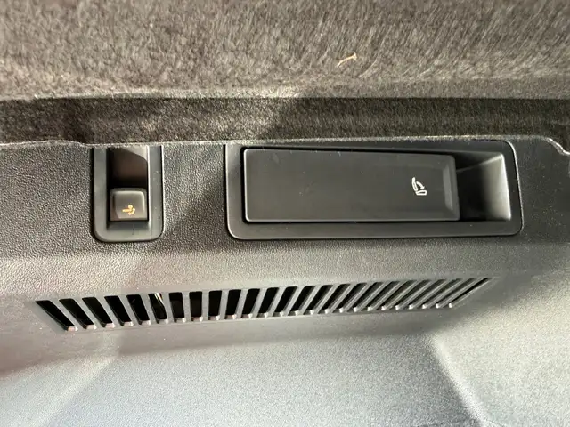 Volkswagen Tiguan view 24