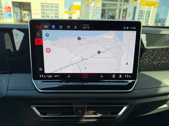 Volkswagen Tiguan view 13