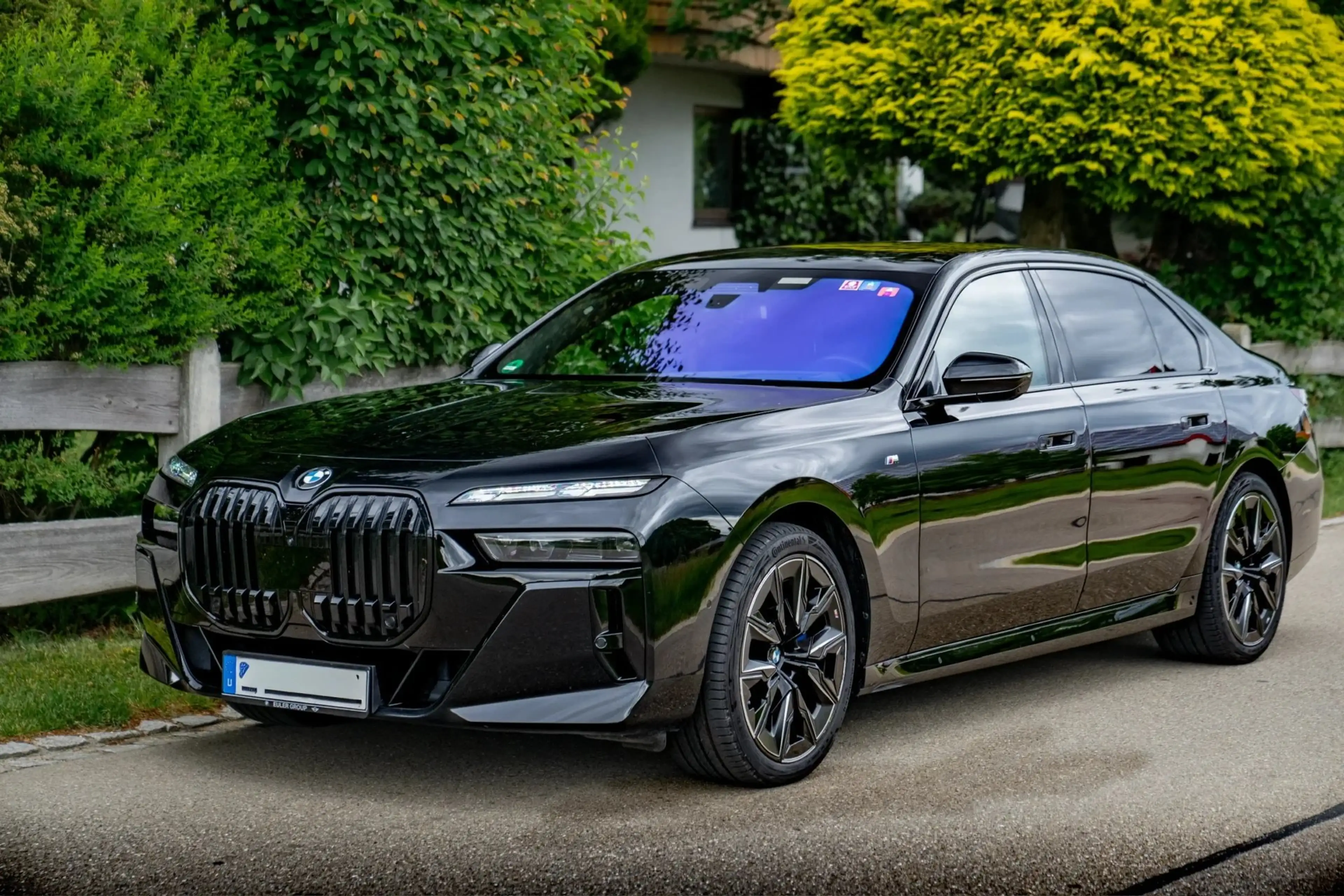 BMW 740 740d xDrive M Sport · Executive Lounge · unfallfrei · BMW Individual Merino Tartufo