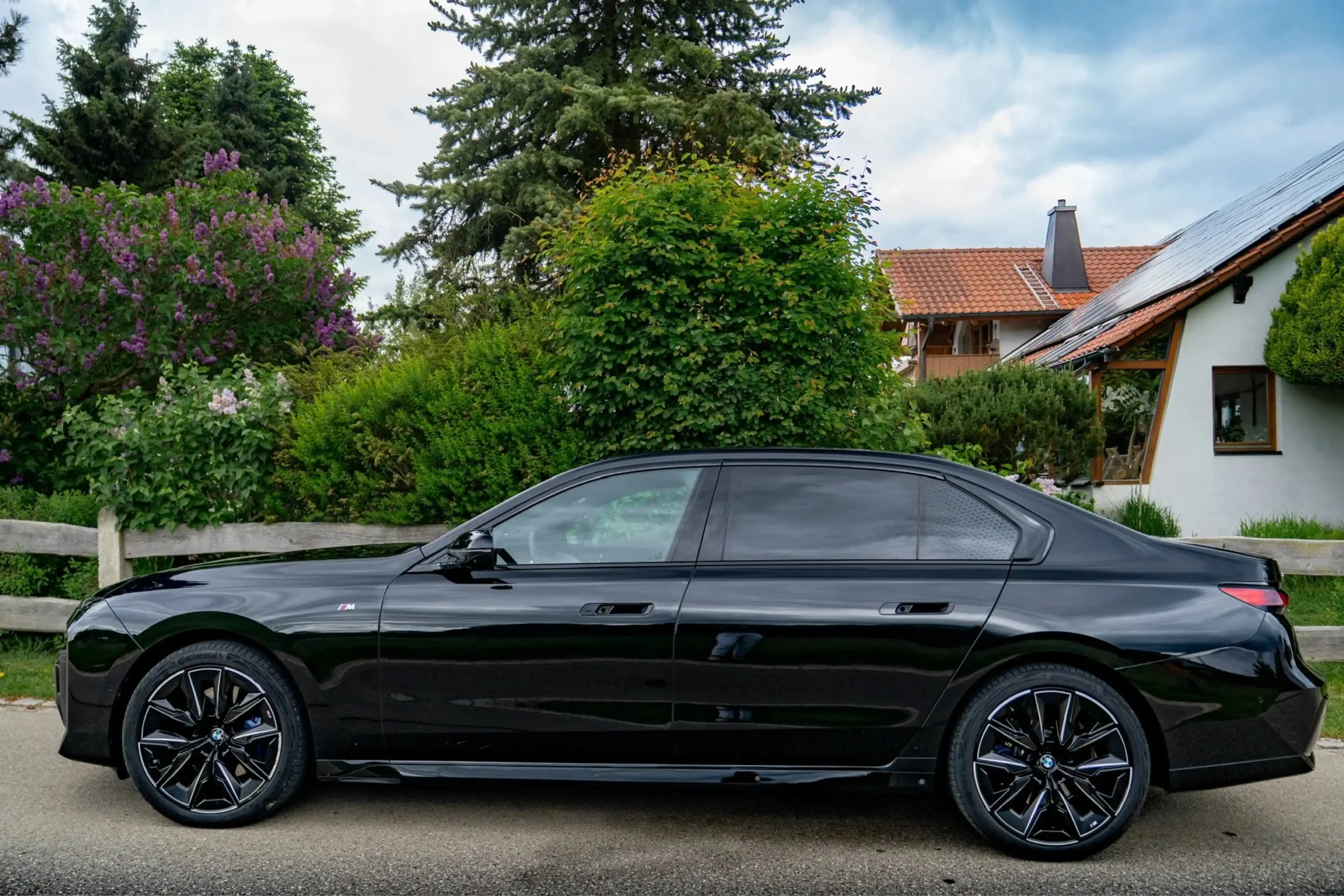 BMW 740 740d xDrive M Sport · Executive Lounge · unfallfrei · BMW Individual Merino Tartufo — photo 4
