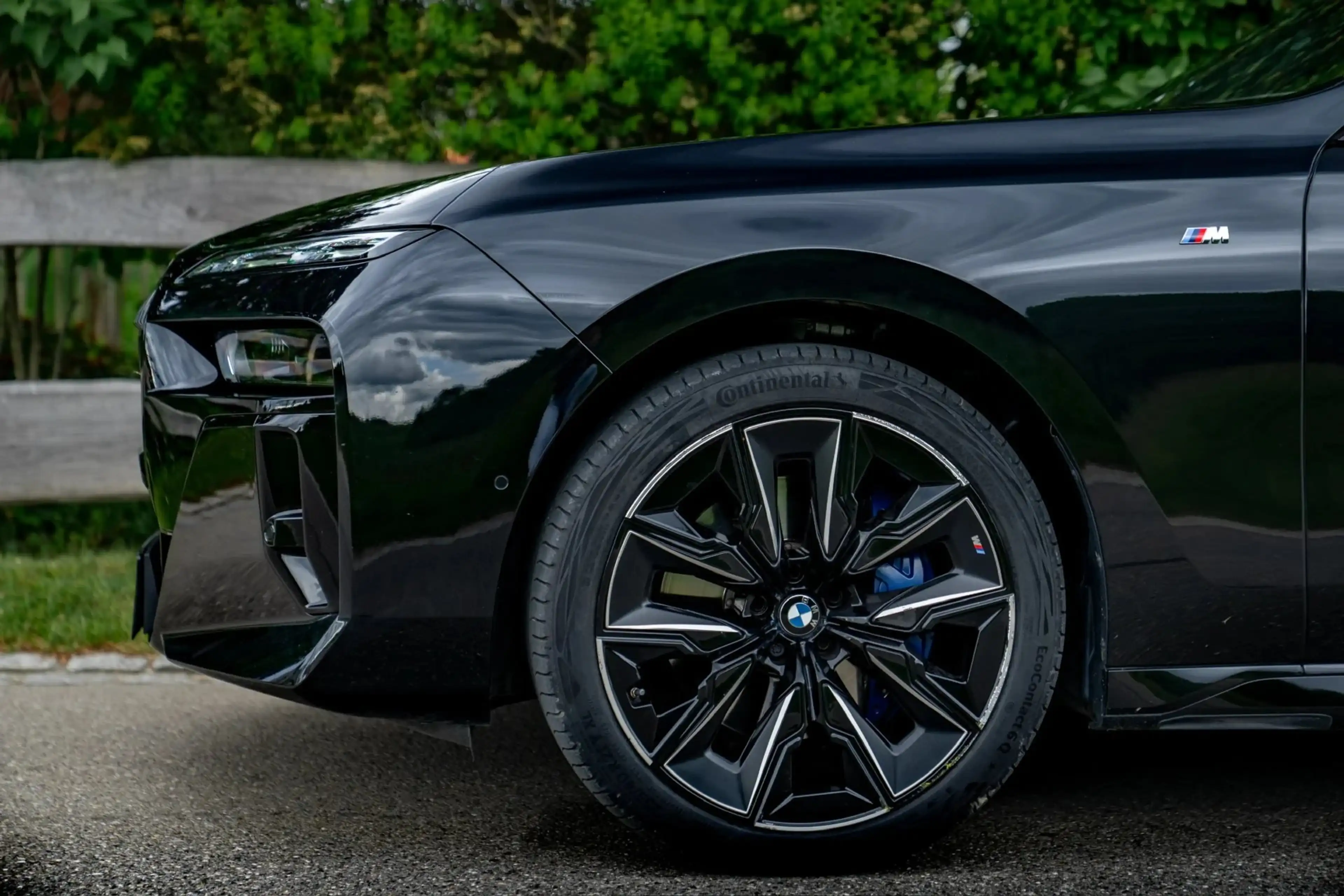 BMW 740 740d xDrive M Sport · Executive Lounge · unfallfrei · BMW Individual Merino Tartufo — photo 3