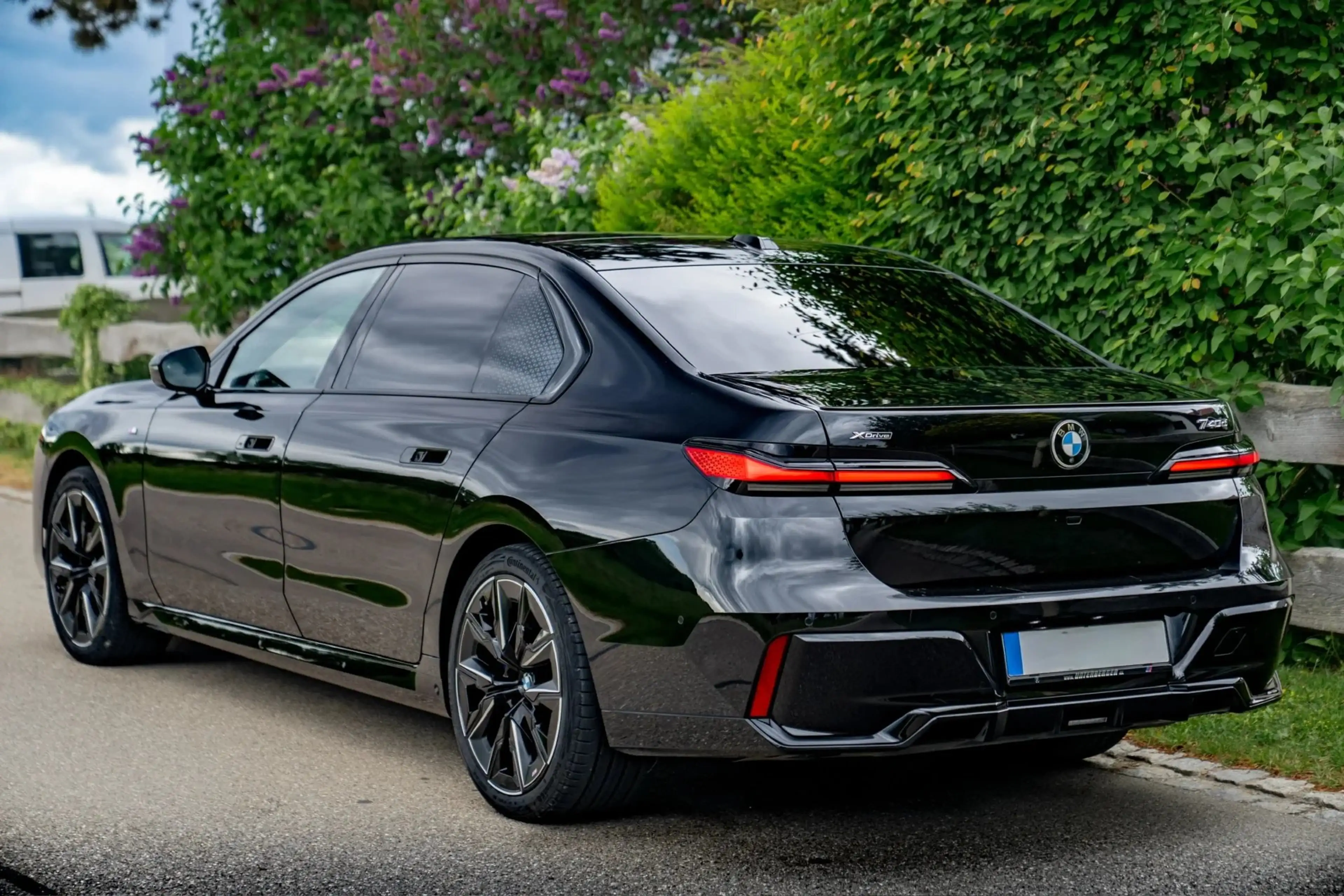 BMW 740 740d xDrive M Sport · Executive Lounge · unfallfrei · BMW Individual Merino Tartufo — photo 5
