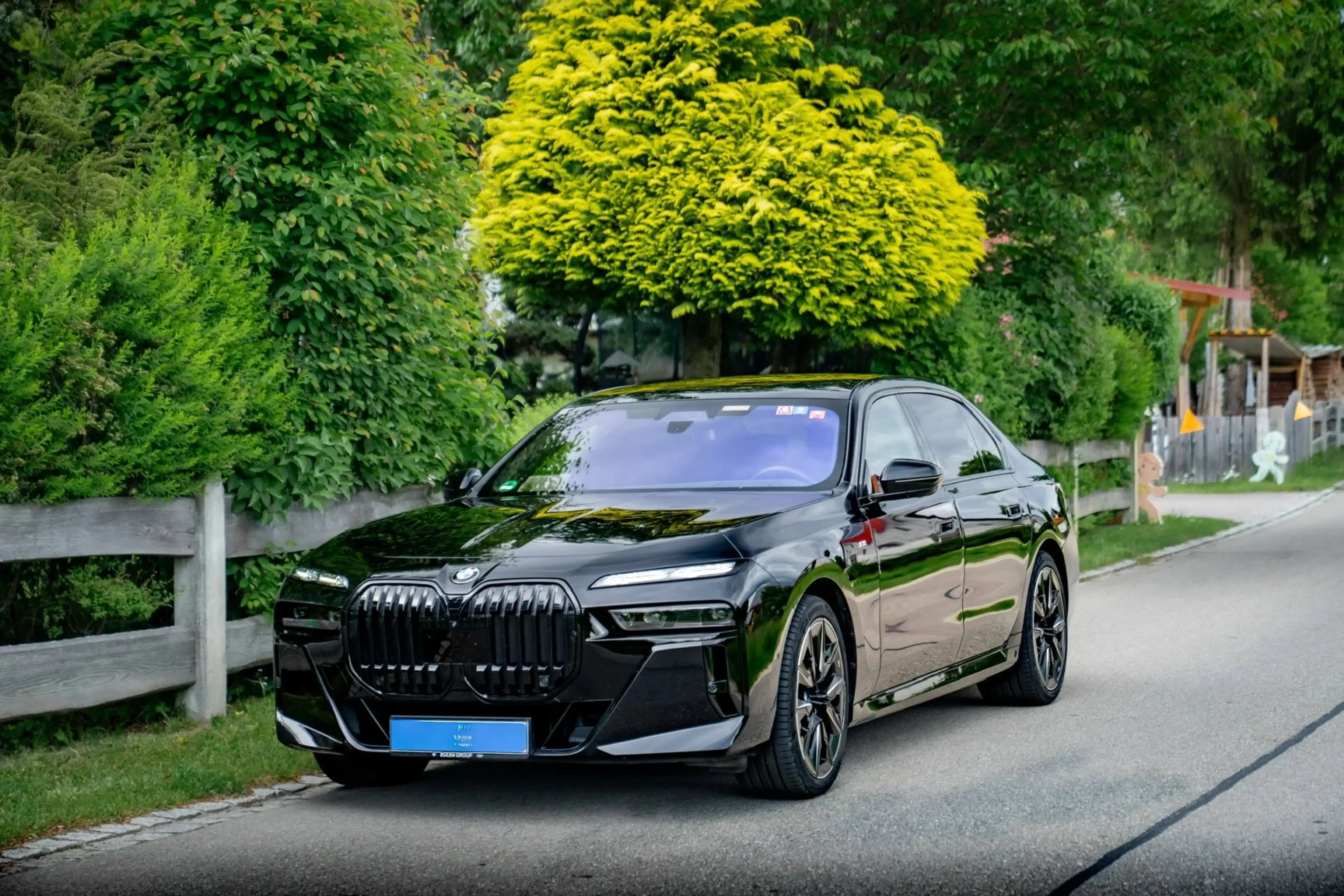 BMW 740 740d xDrive M Sport · Executive Lounge · unfallfrei · BMW Individual Merino Tartufo — photo 13