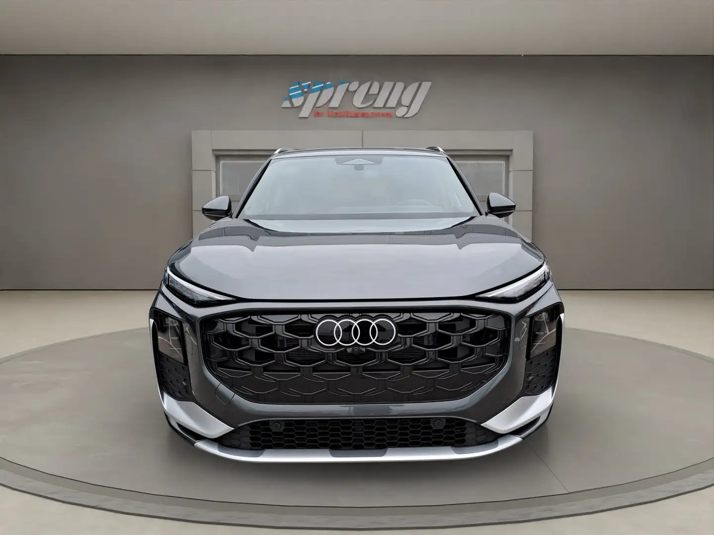 Audi Q3 Modell 2026 - eHybrid - nur € 53.999,-* Gris - 2