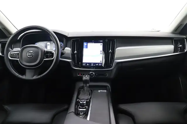 Volvo S90 view 14