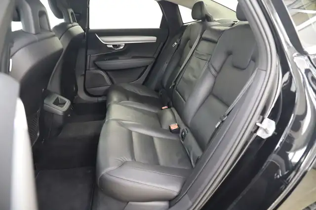 Volvo S90 view 11