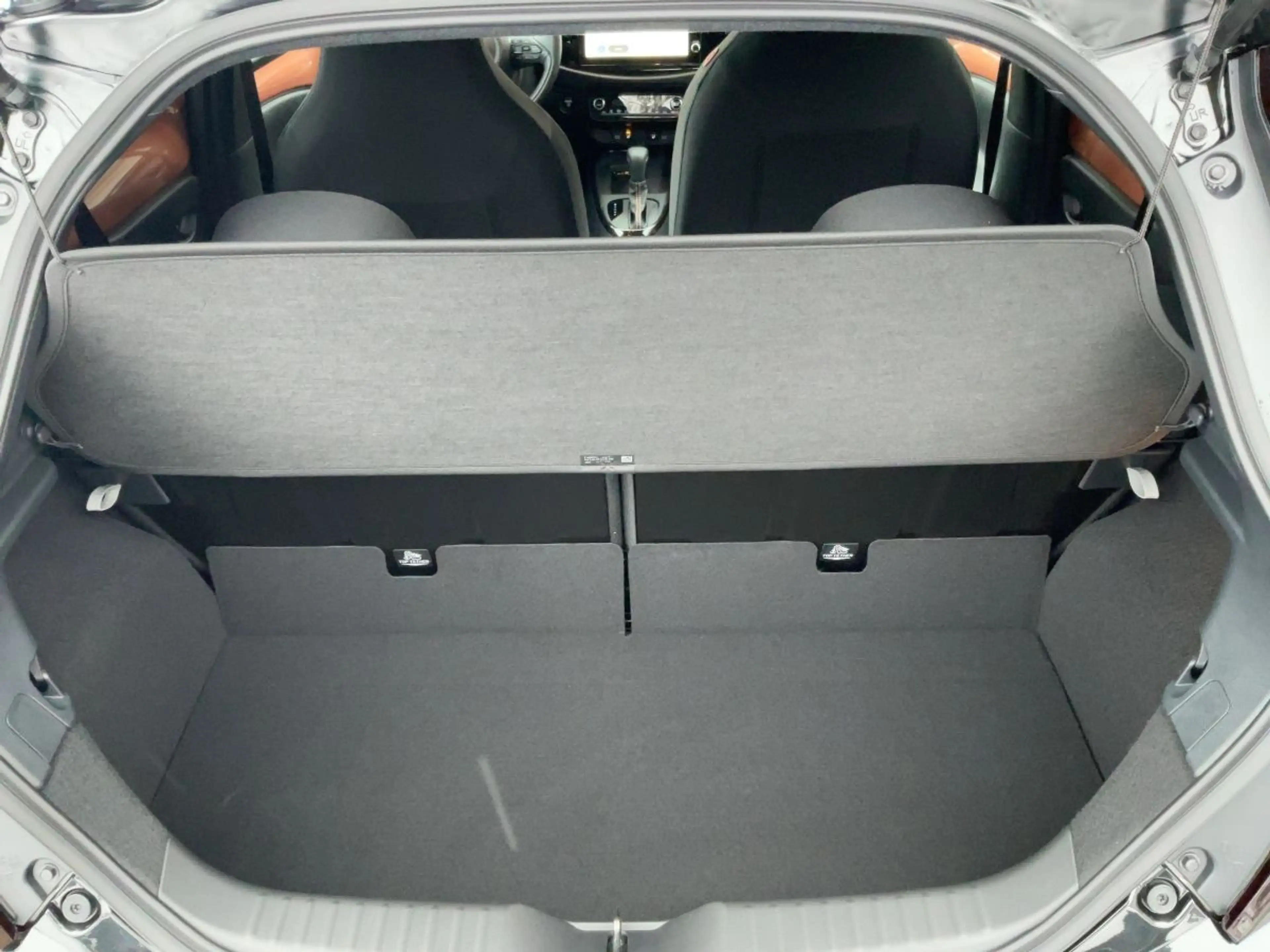 Toyota Aygo X AYGO X Hyb. 1.5 Hyb. // Lounge — photo 14