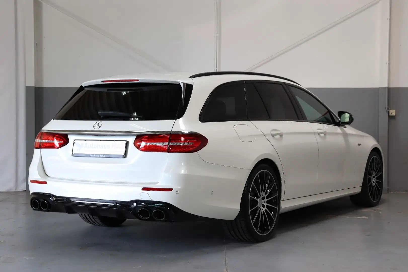 Mercedes-Benz E 53 AMG 4Matic+~Night Paket~Schiebedach~StHz~SZ Weiß - 2