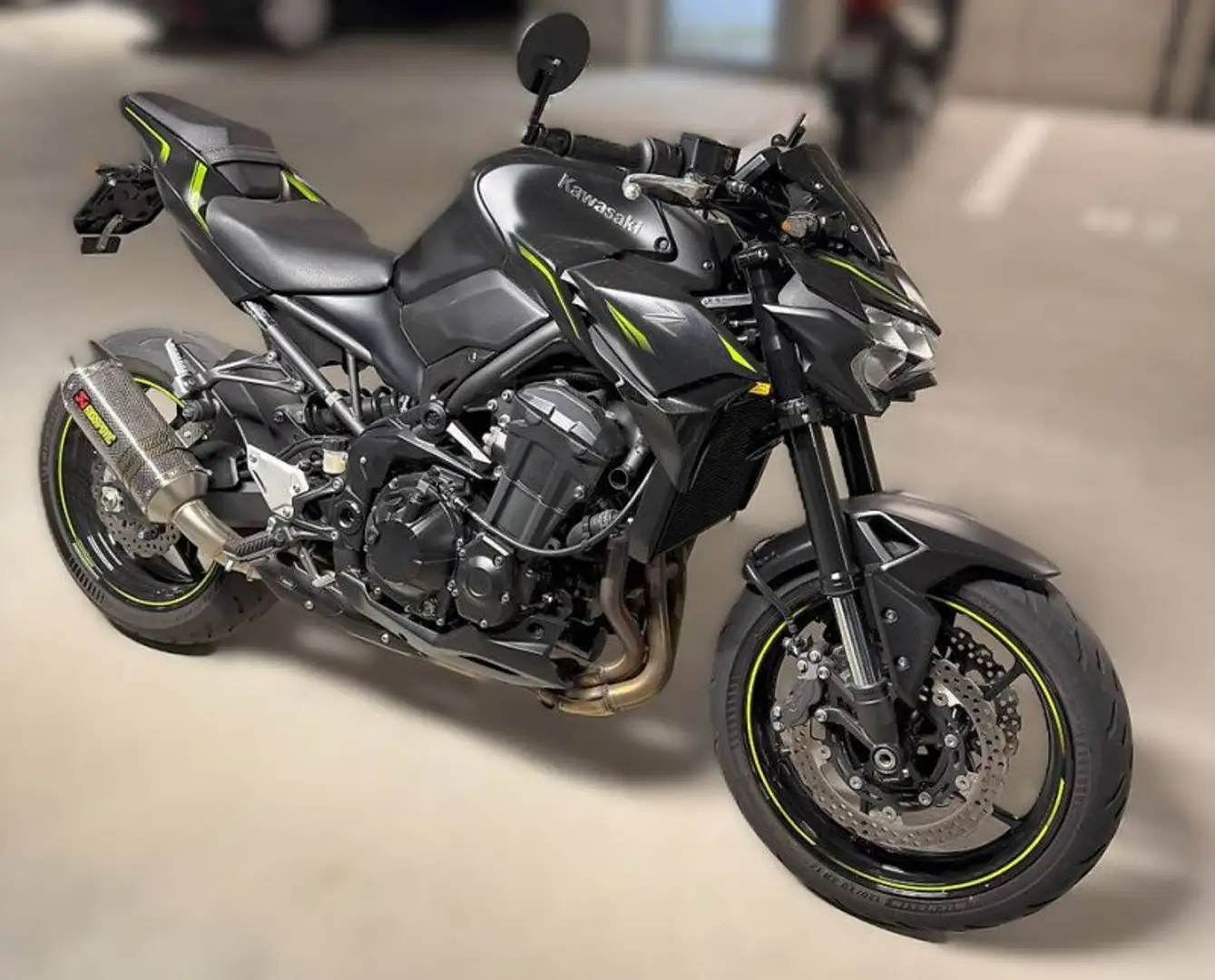 Kawasaki Z 900 Zwart - 1