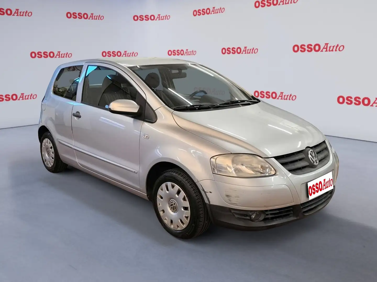 Volkswagen Fox 1.2 BENZINA 54 HP 3 PORTE UNIPROPRIETARIO NEOPATE Plateado - 2