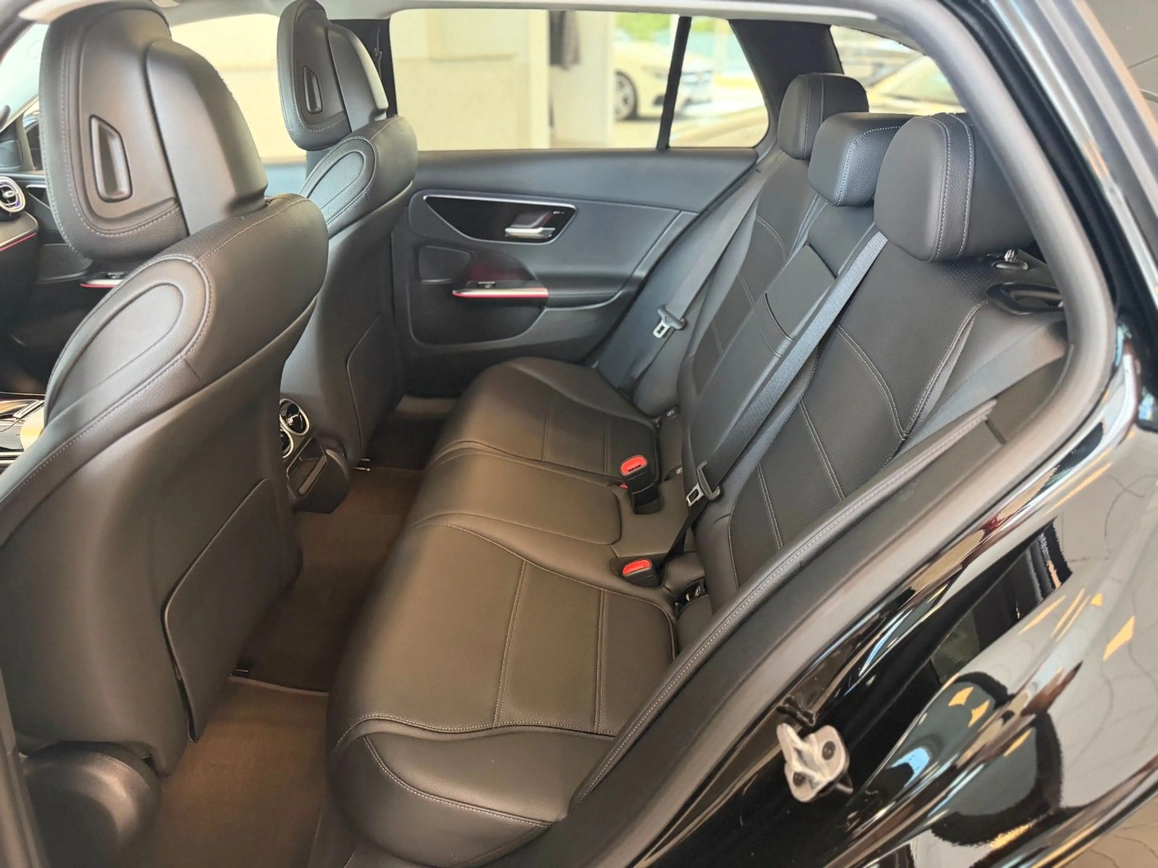 Mercedes-Benz C 300 d T Avantg. 9G-Tr. P-SHD LED AHK DAB Distr. — photo 12